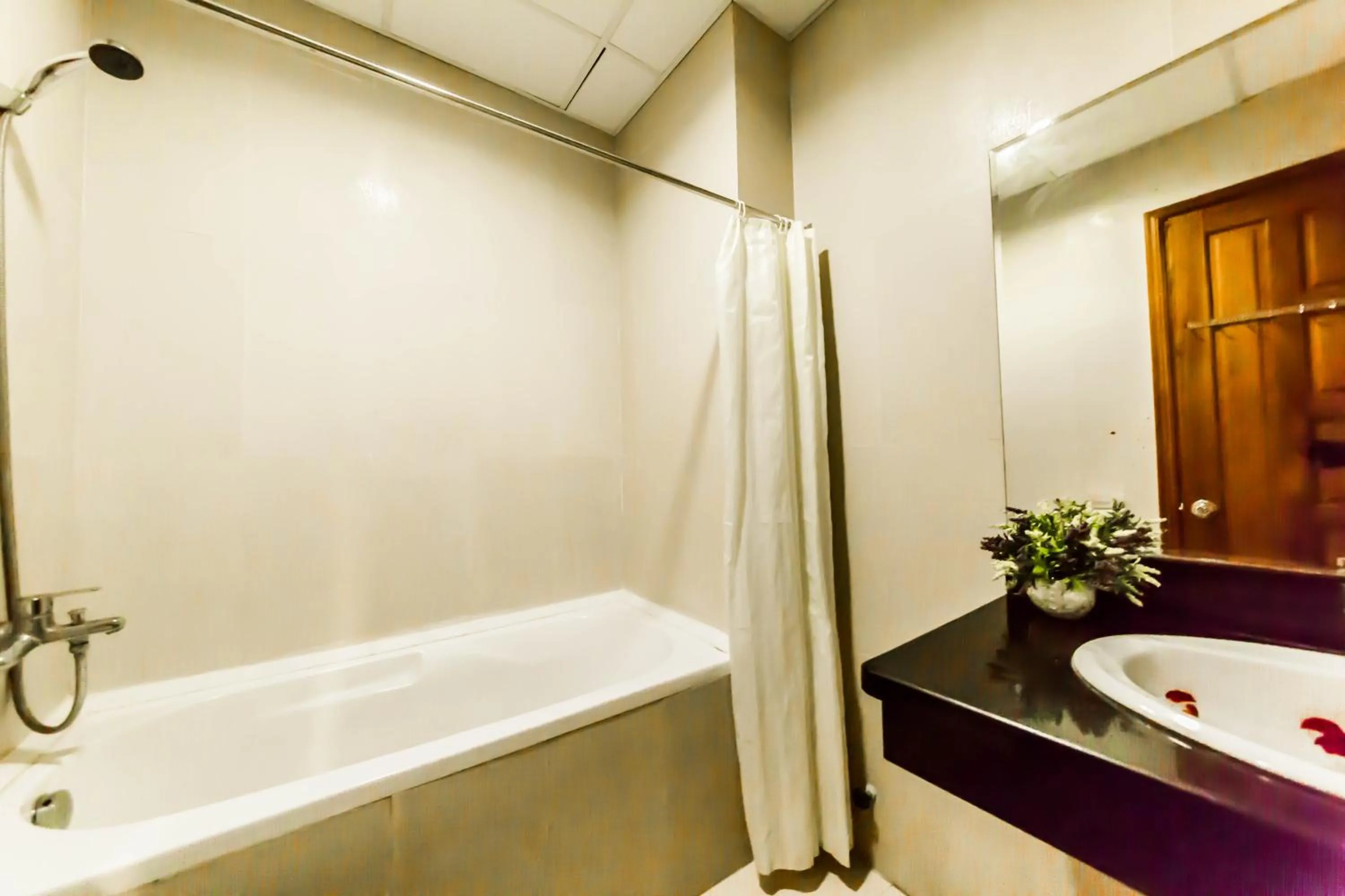 Bathroom in Kiên Cường 2 Hotel