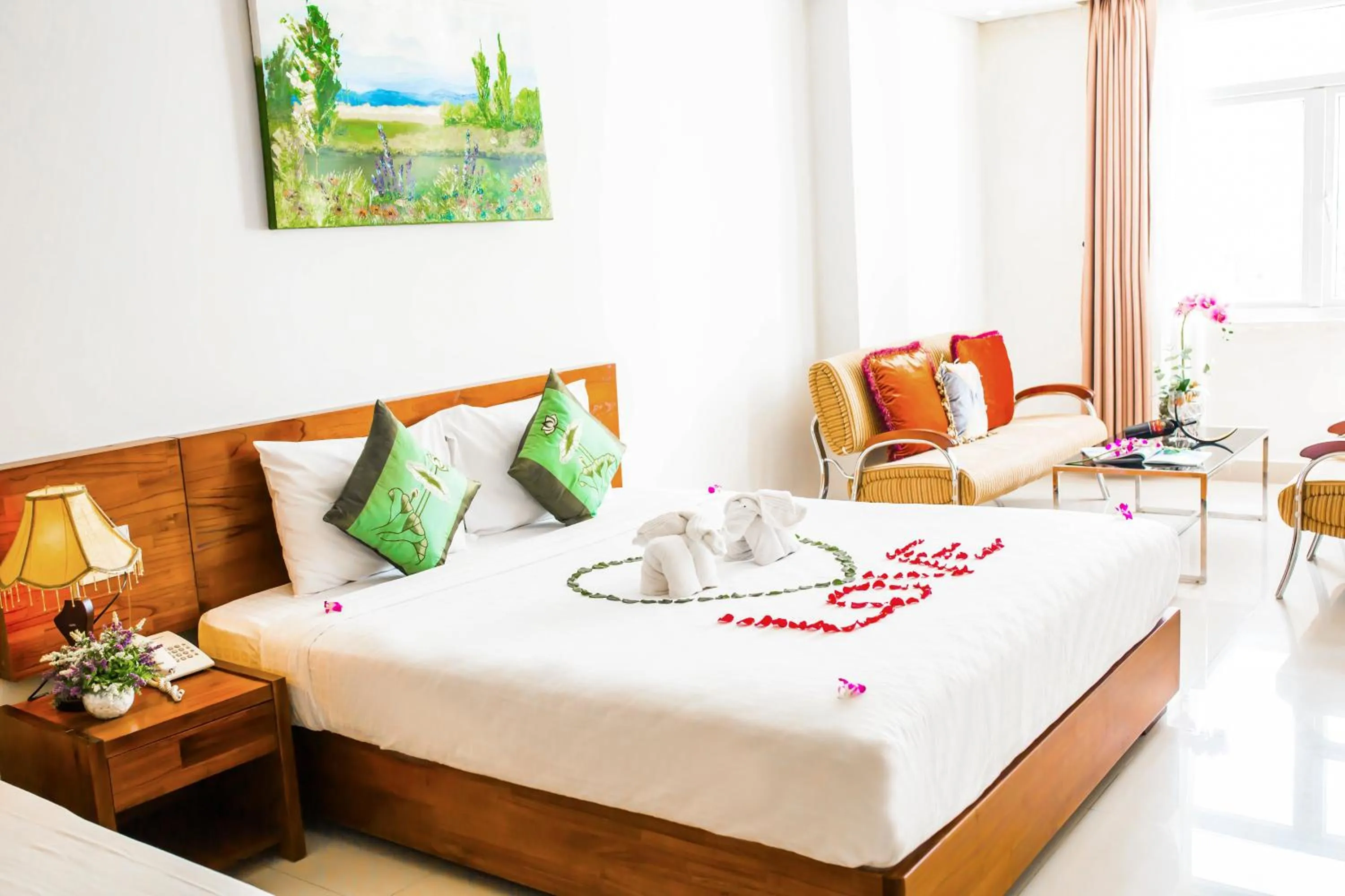 Bedroom, Bed in Kiên Cường 2 Hotel