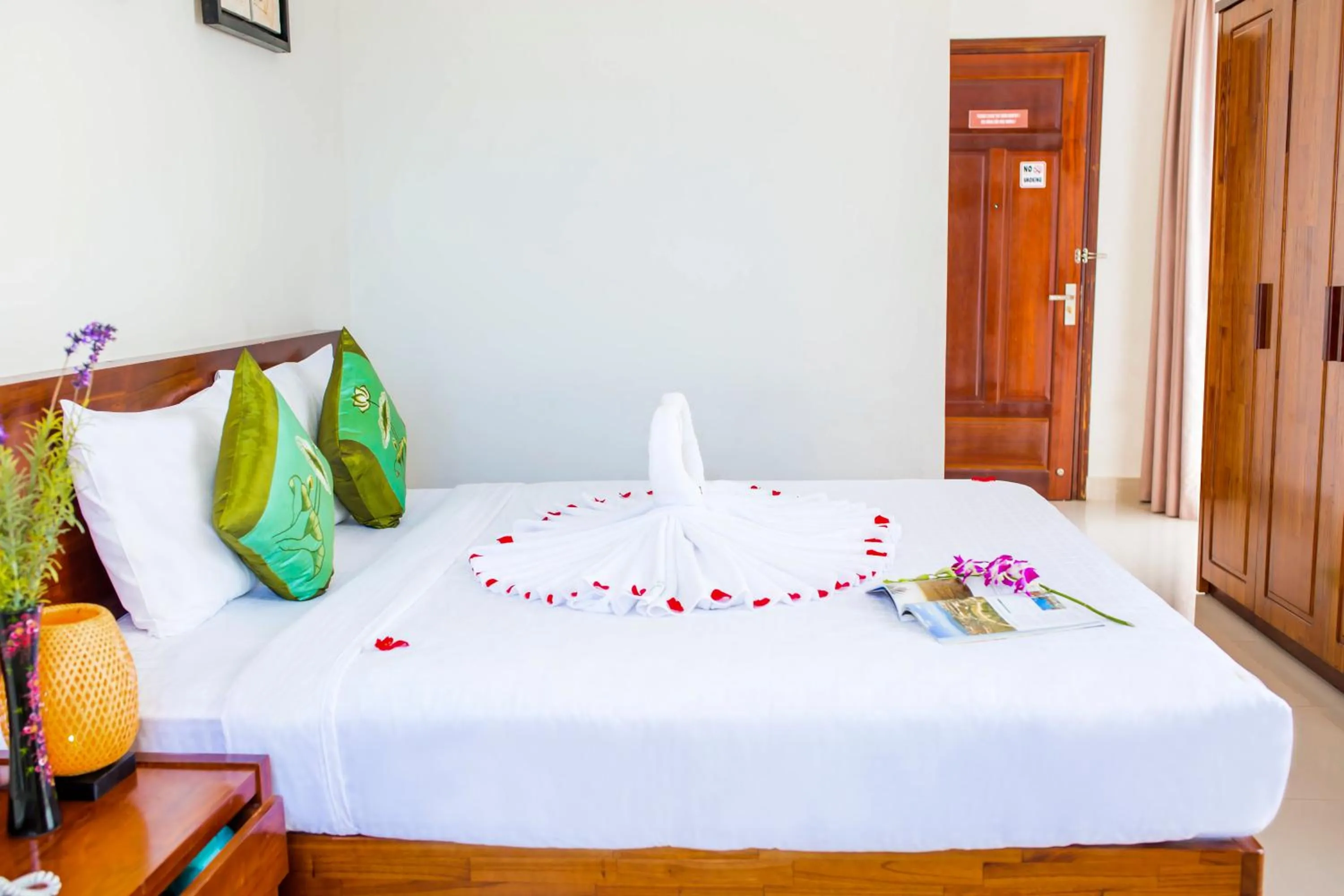 Bedroom, Bed in Kiên Cường 2 Hotel