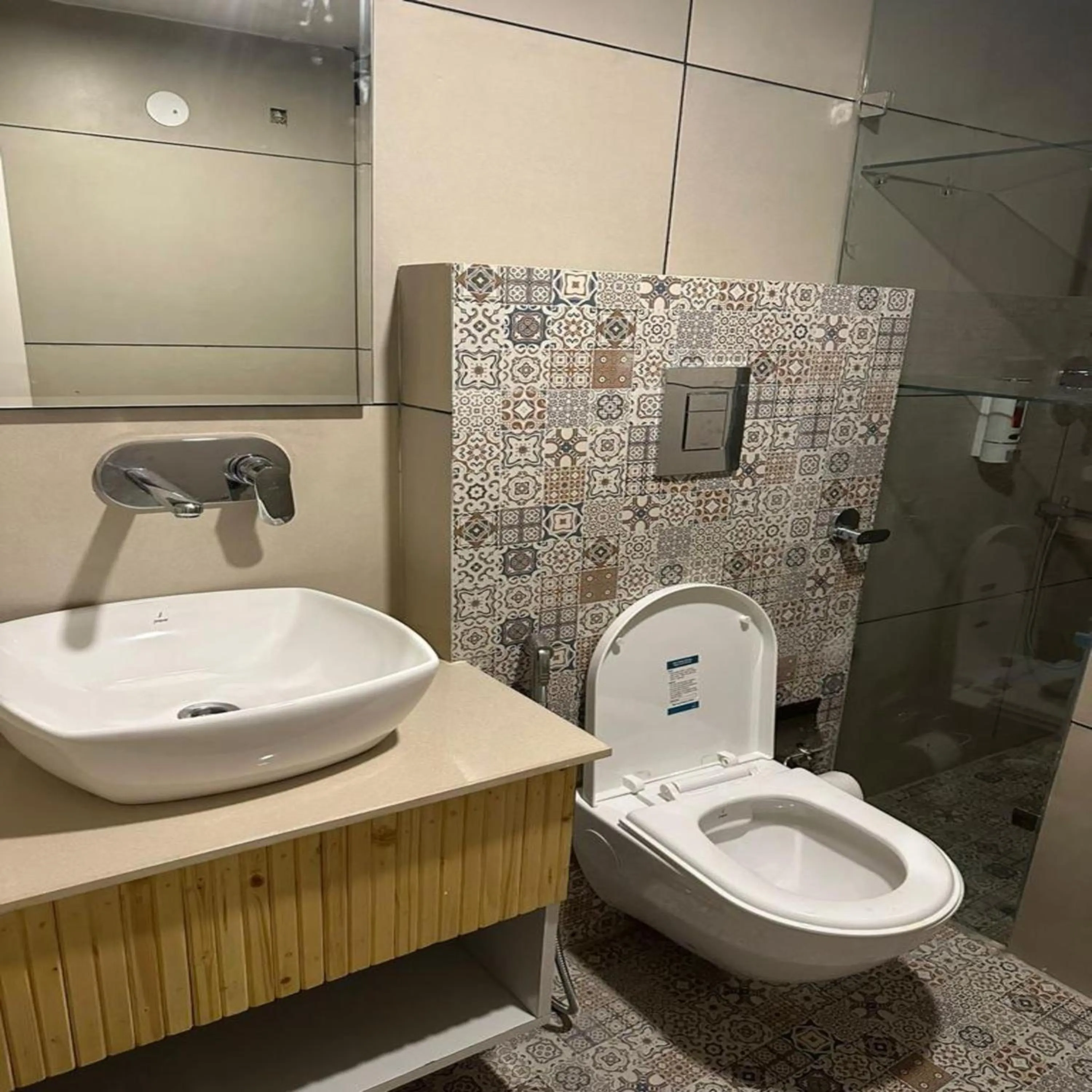 Toilet in Kaffberry Cafe & Homestays