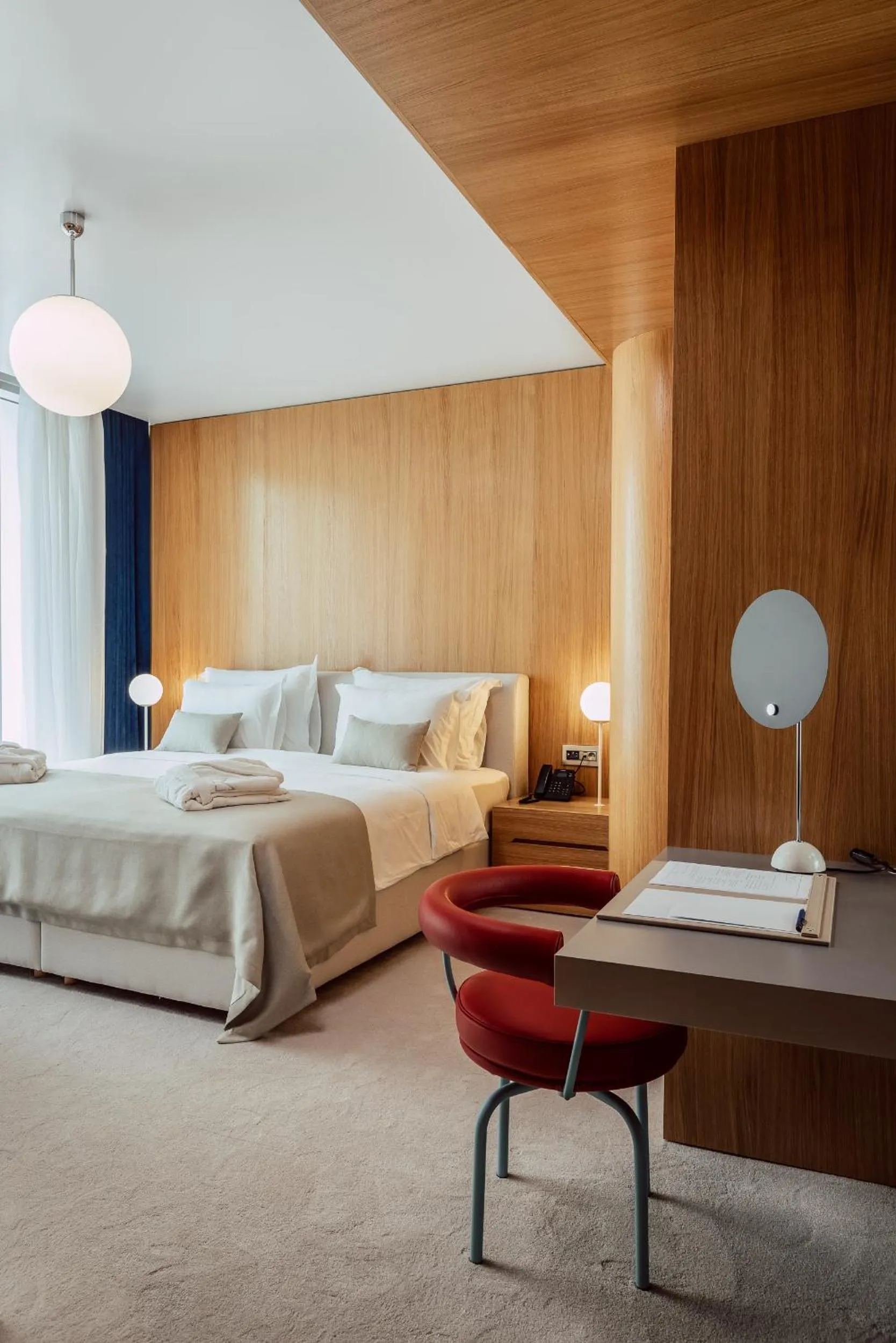 Bedroom, Bed in Met Boutique Hotel