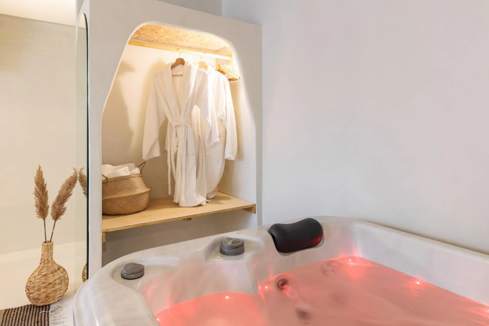 Hot Tub in Marabou Unique Stay