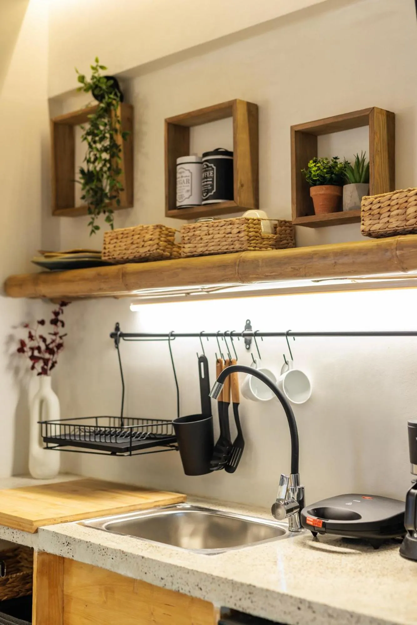 Kitchen or kitchenette in Marabou Unique Stay