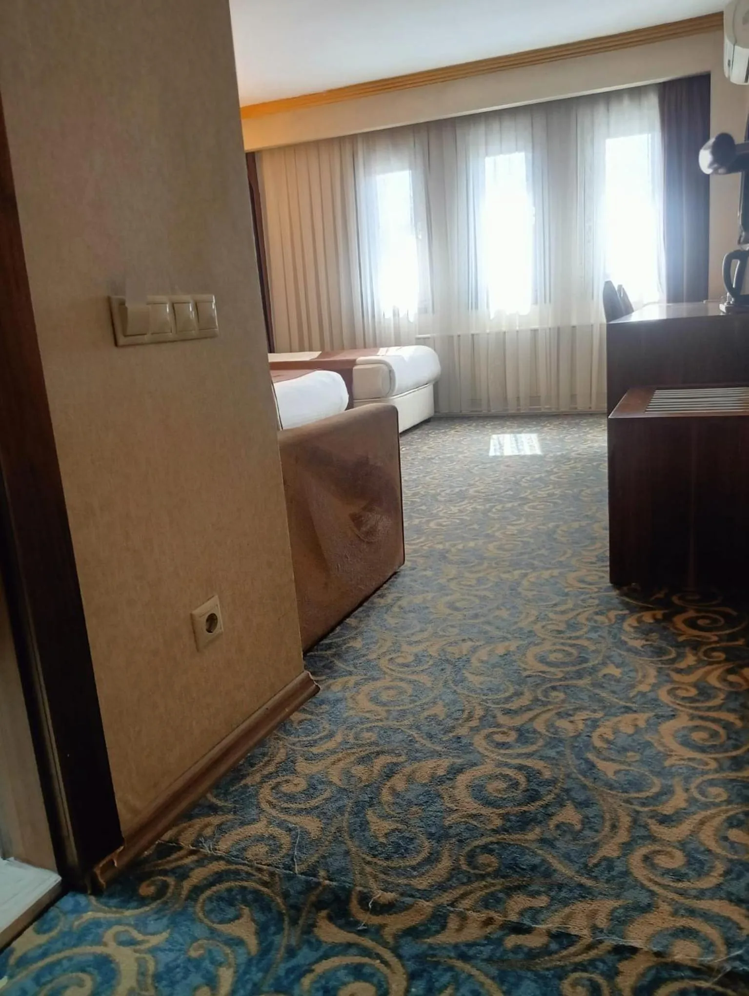 Bed in SARR TAC MAHAL HOTEl