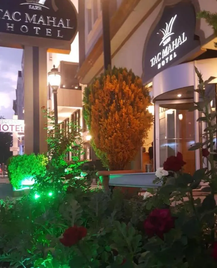 Property building in SARR TAC MAHAL HOTEl