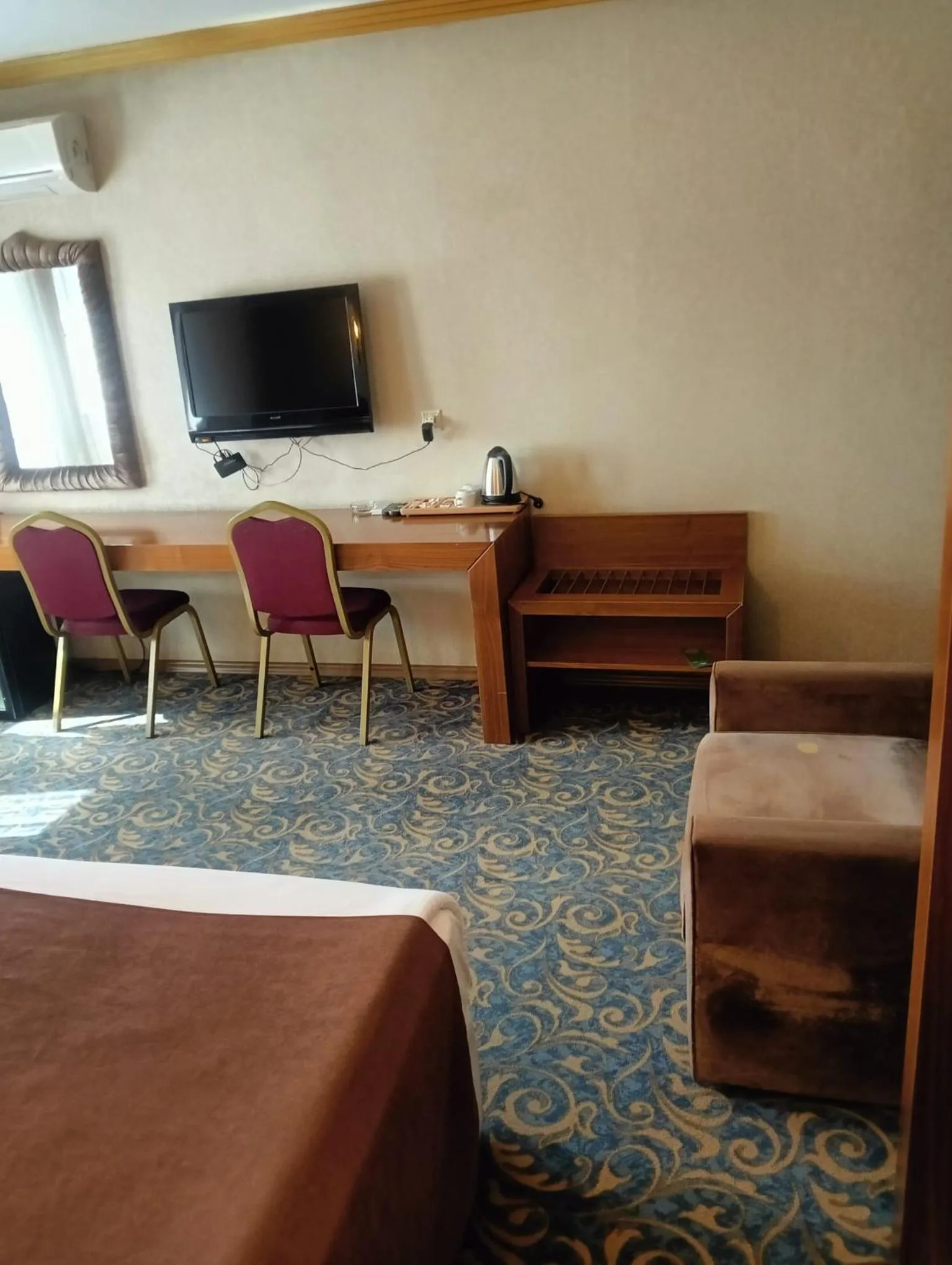 SARR TAC MAHAL HOTEl