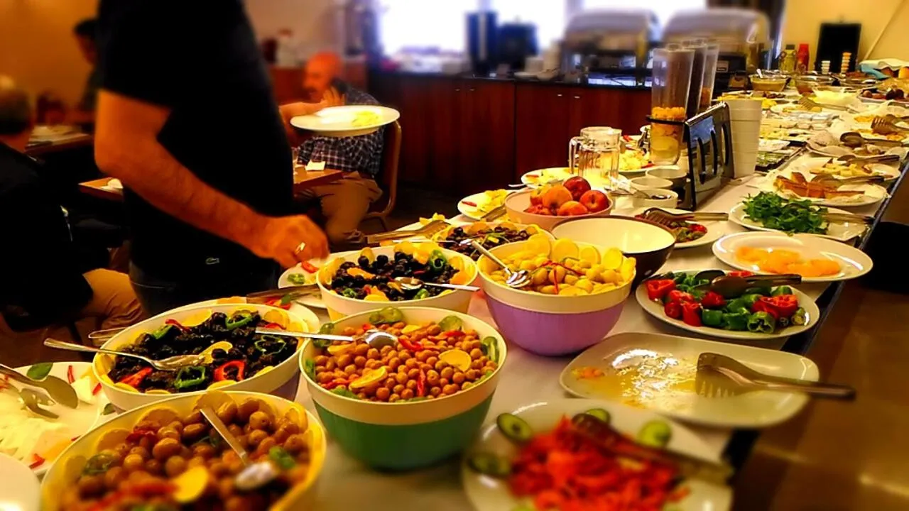 SARR TAC MAHAL HOTEl