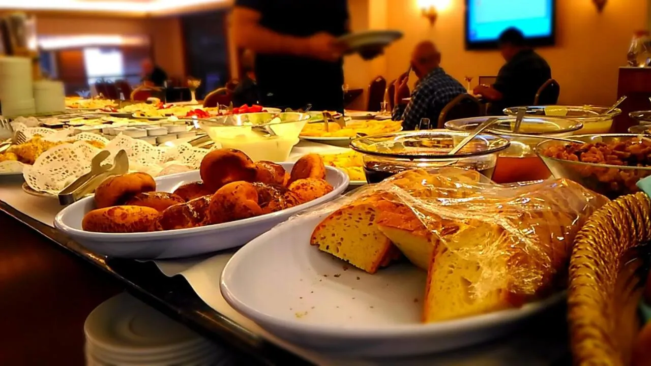 SARR TAC MAHAL HOTEl