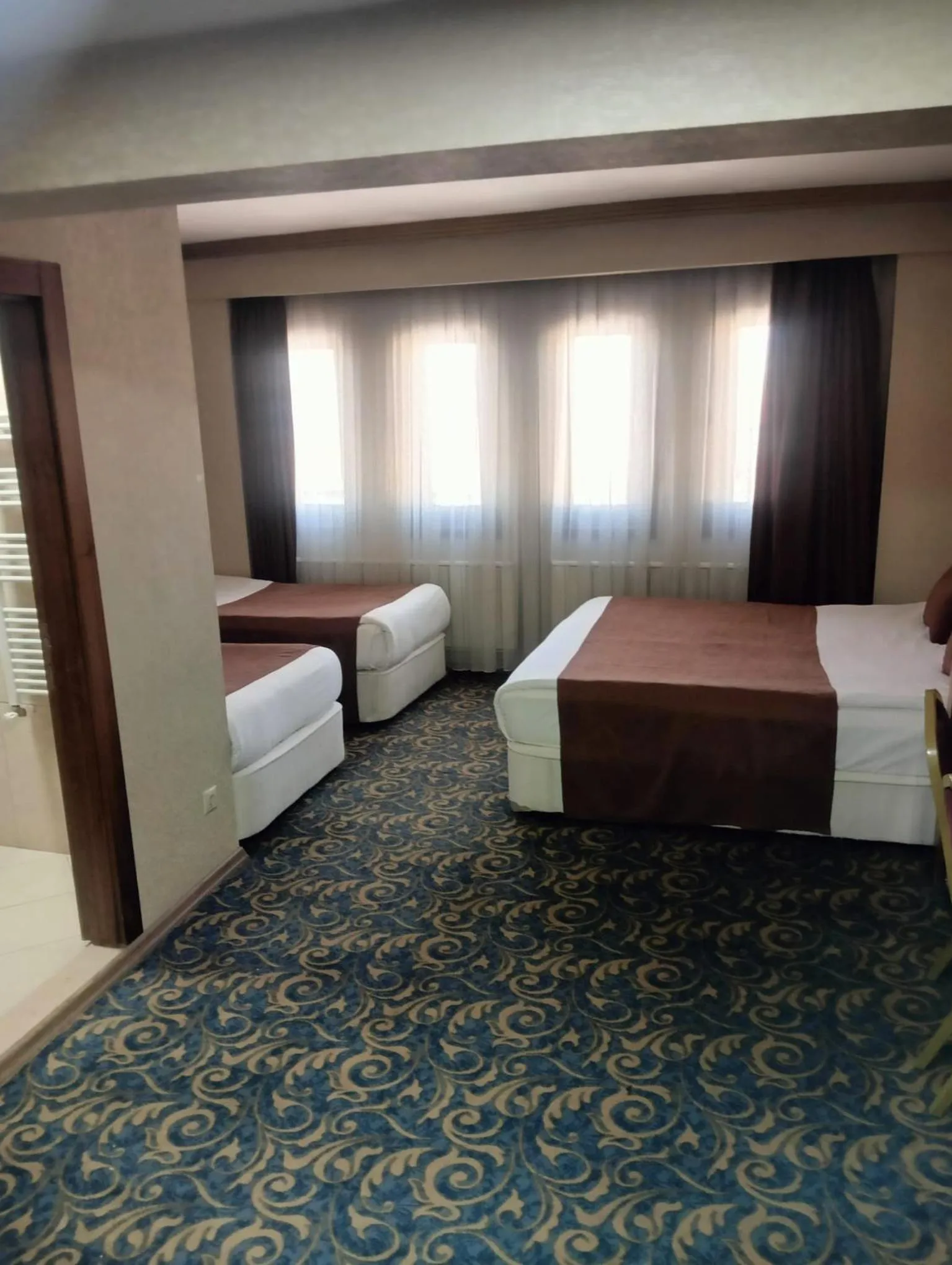 Bed in SARR TAC MAHAL HOTEl