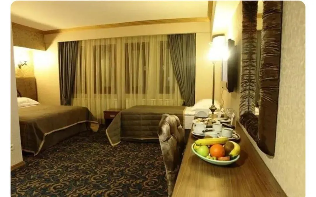 SARR TAC MAHAL HOTEl