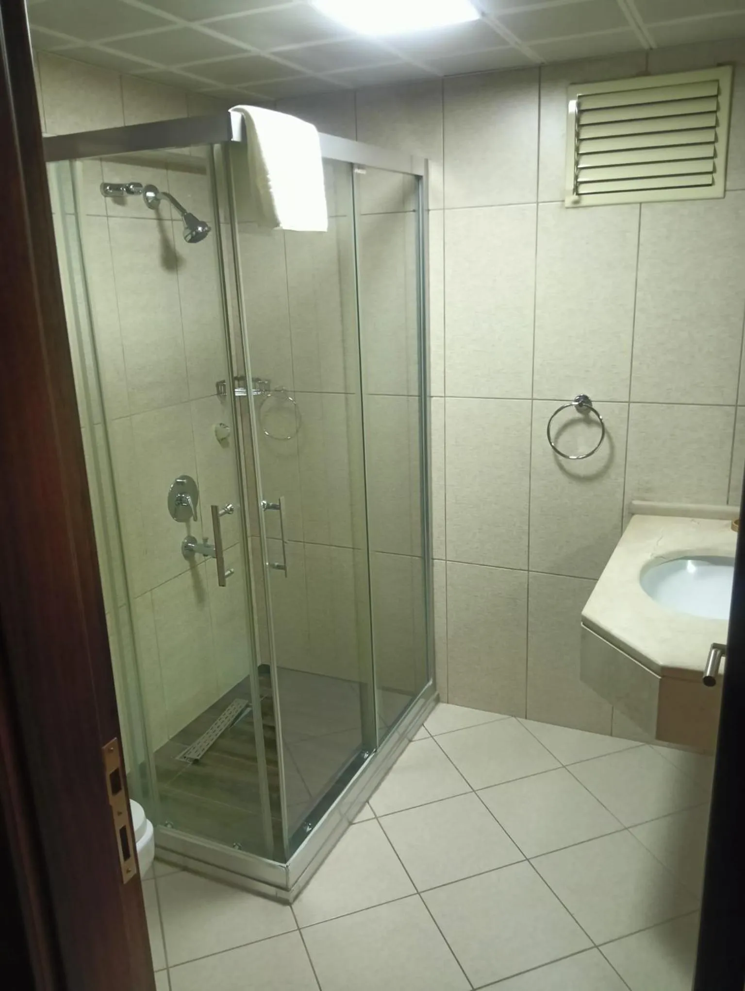 SARR TAC MAHAL HOTEl