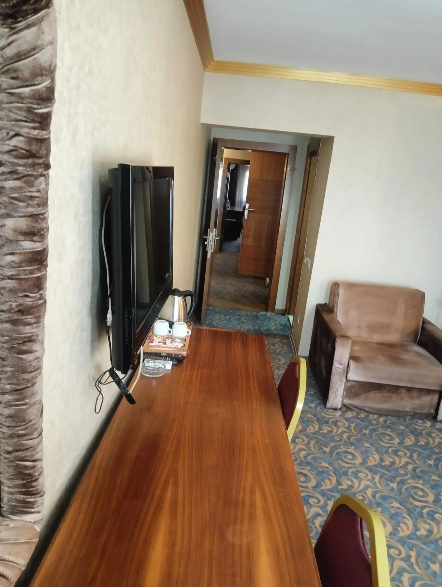 SARR TAC MAHAL HOTEl