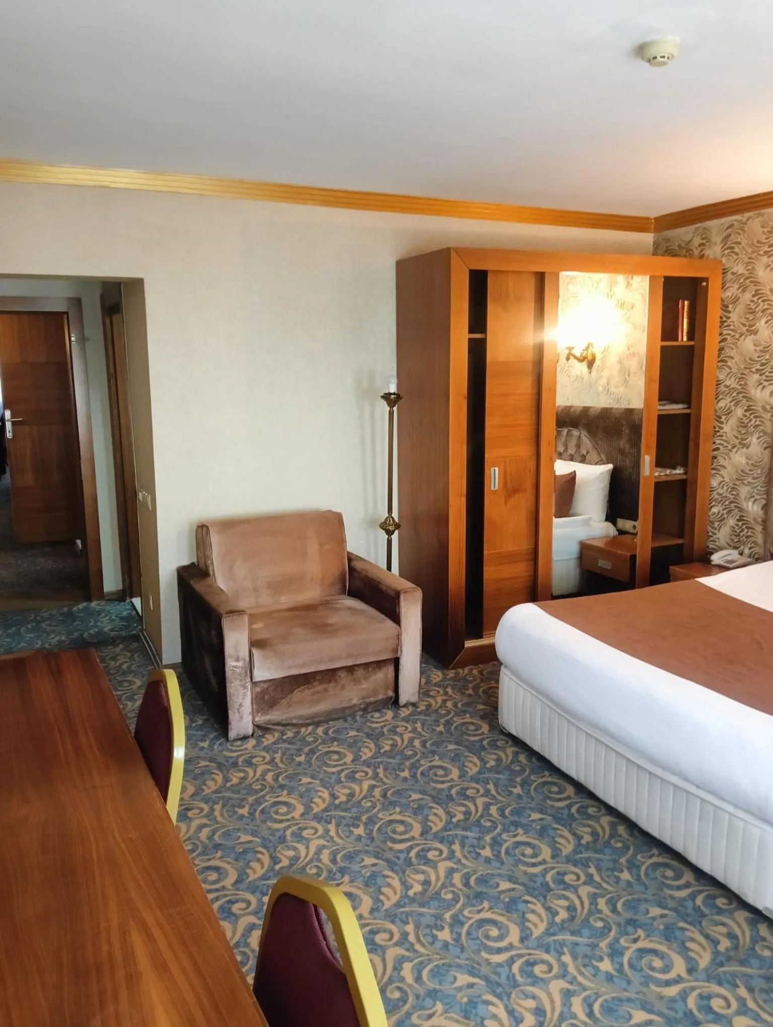 Bed in SARR TAC MAHAL HOTEl