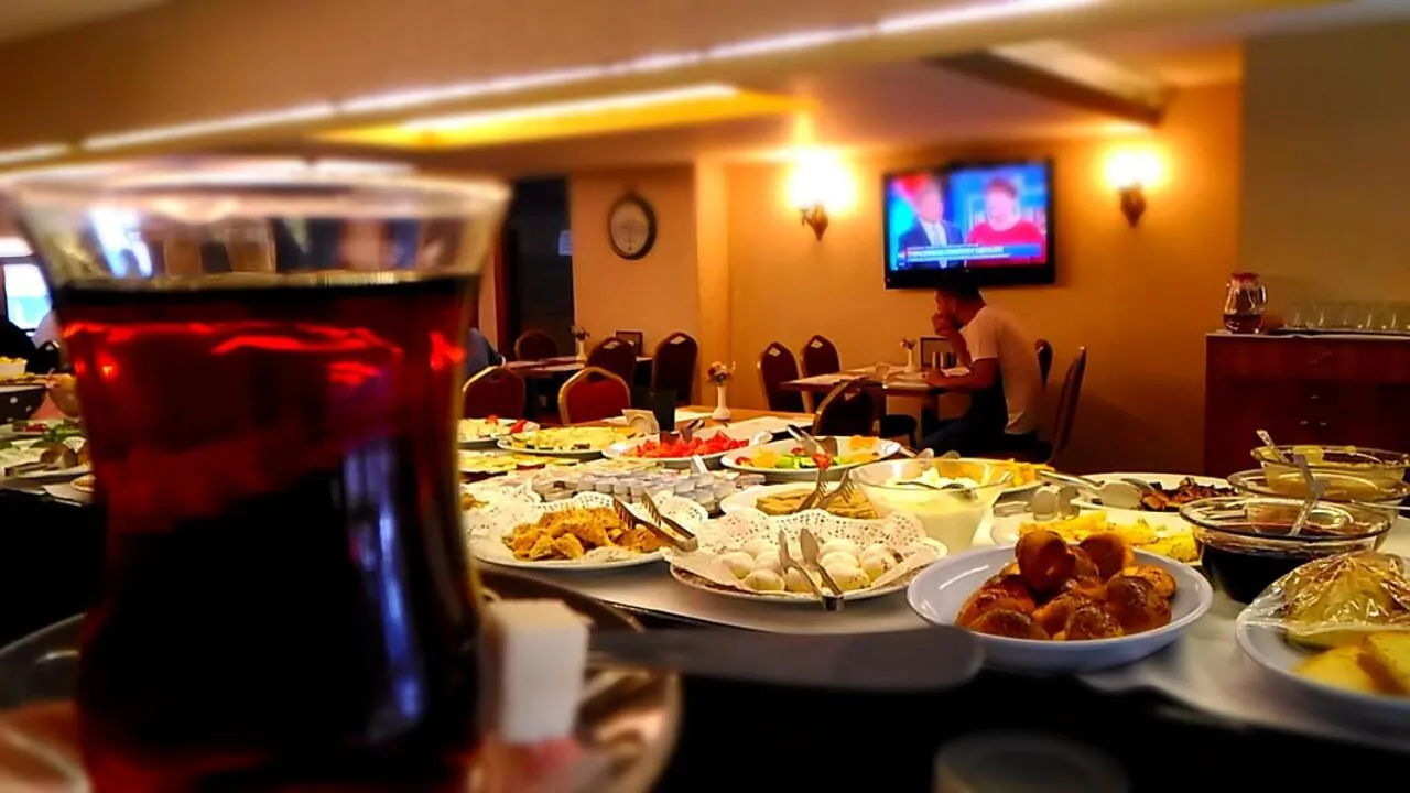 Buffet breakfast in SARR TAC MAHAL HOTEl