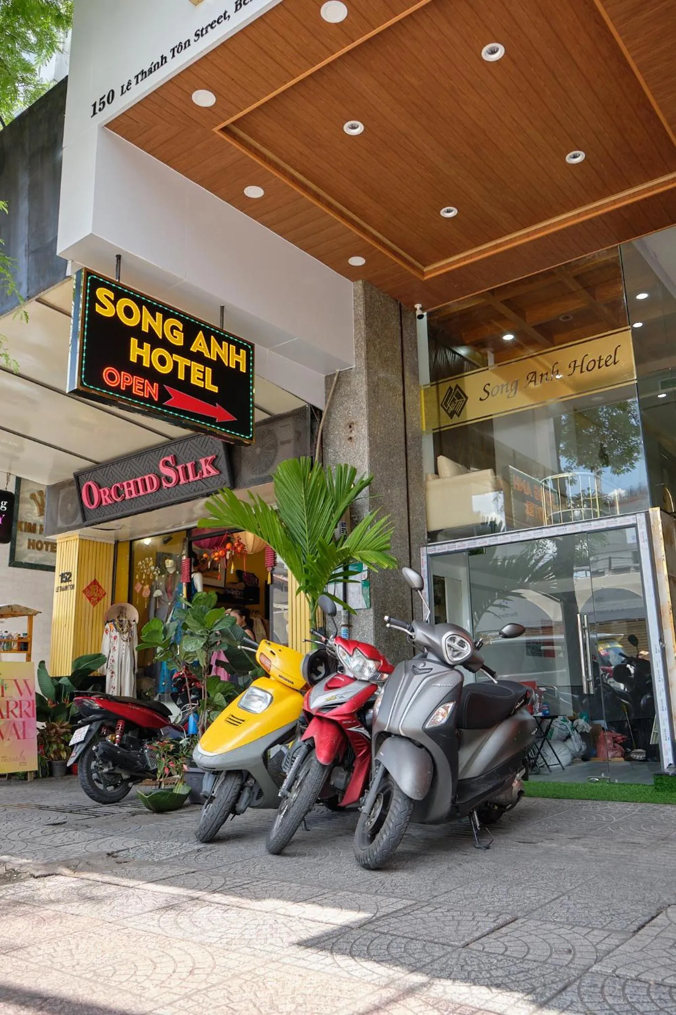 Parking in Song Anh 1 Hotel