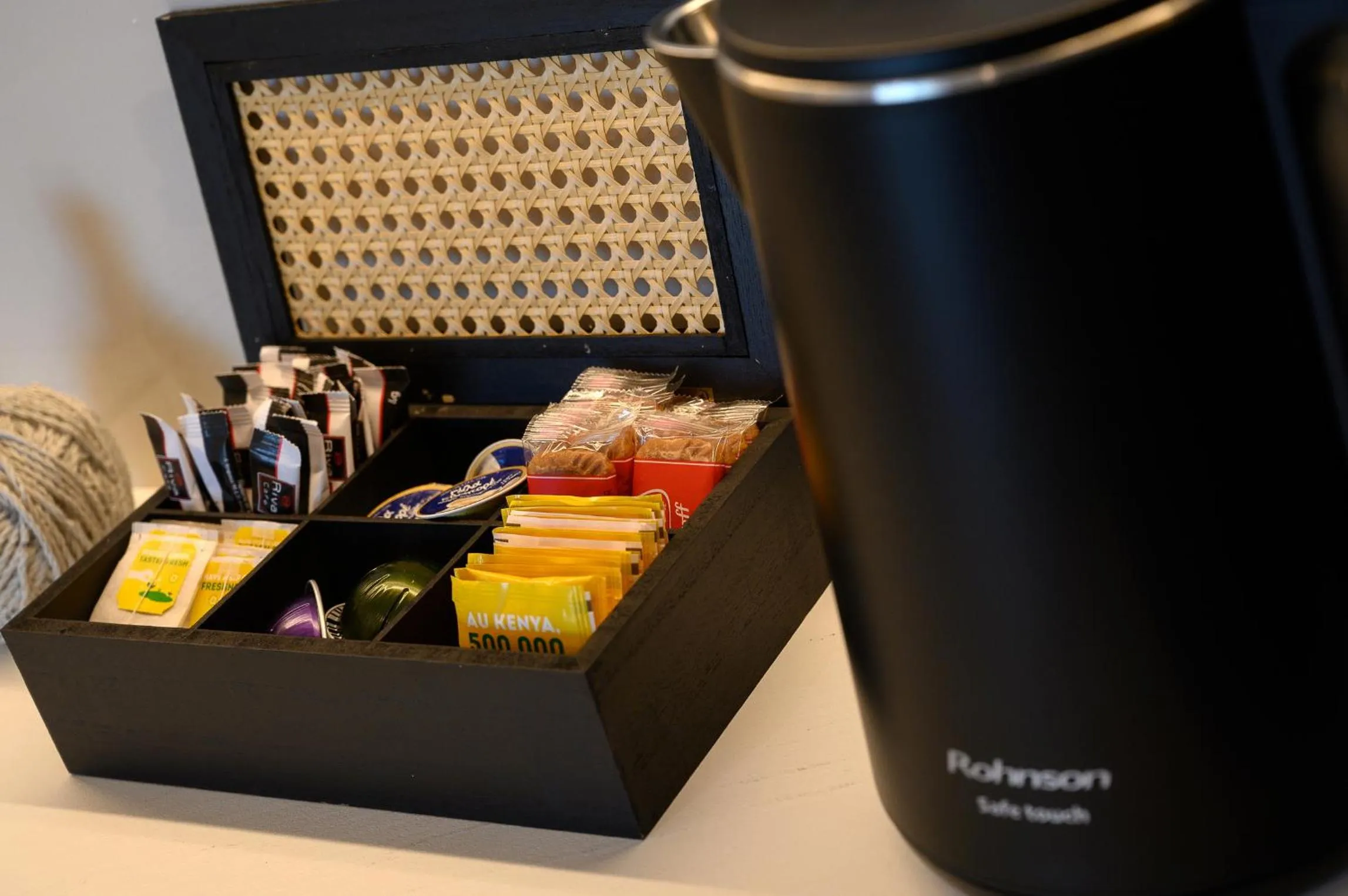 Coffee/tea facilities in Milatos Seaside Suites