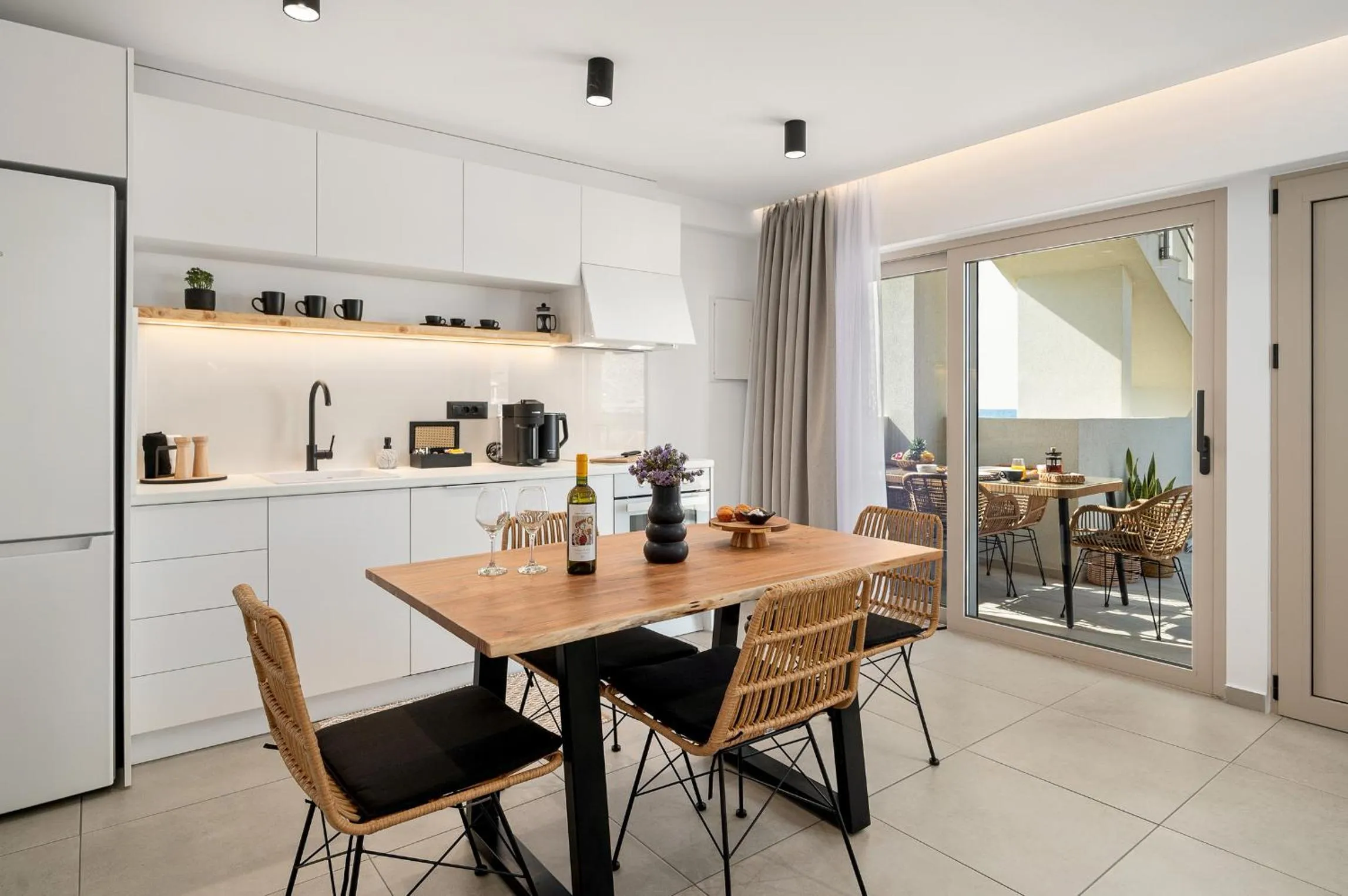 Coffee/tea facilities in Milatos Seaside Suites