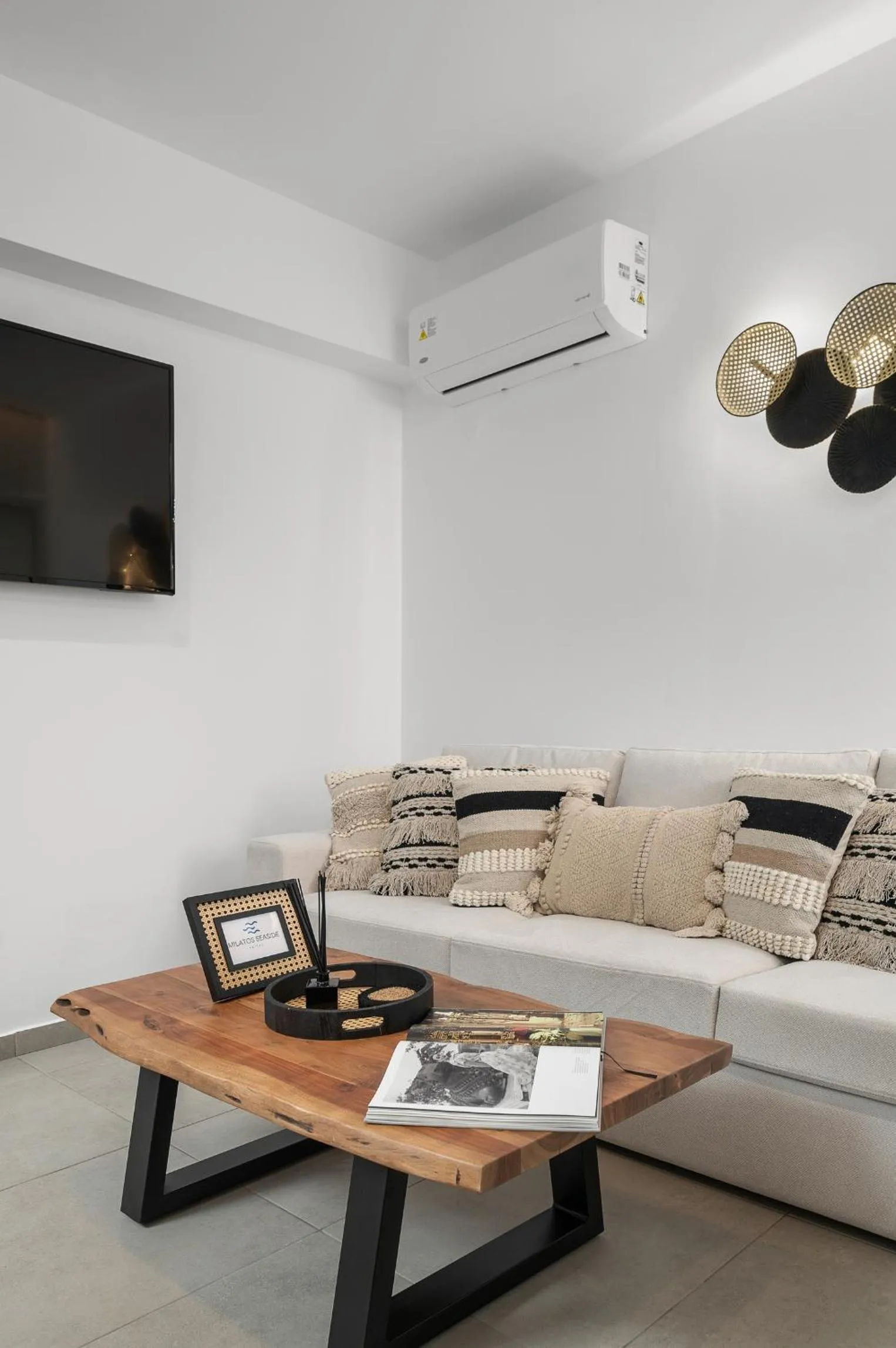 TV and multimedia in Milatos Seaside Suites