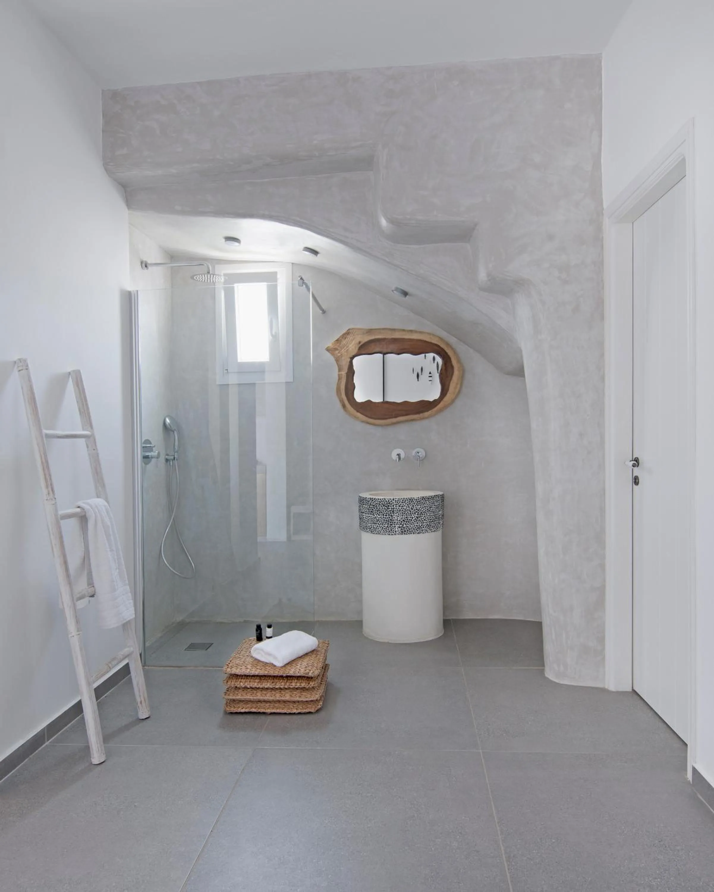 Shower in Anatoli Luxury Studios & Suites