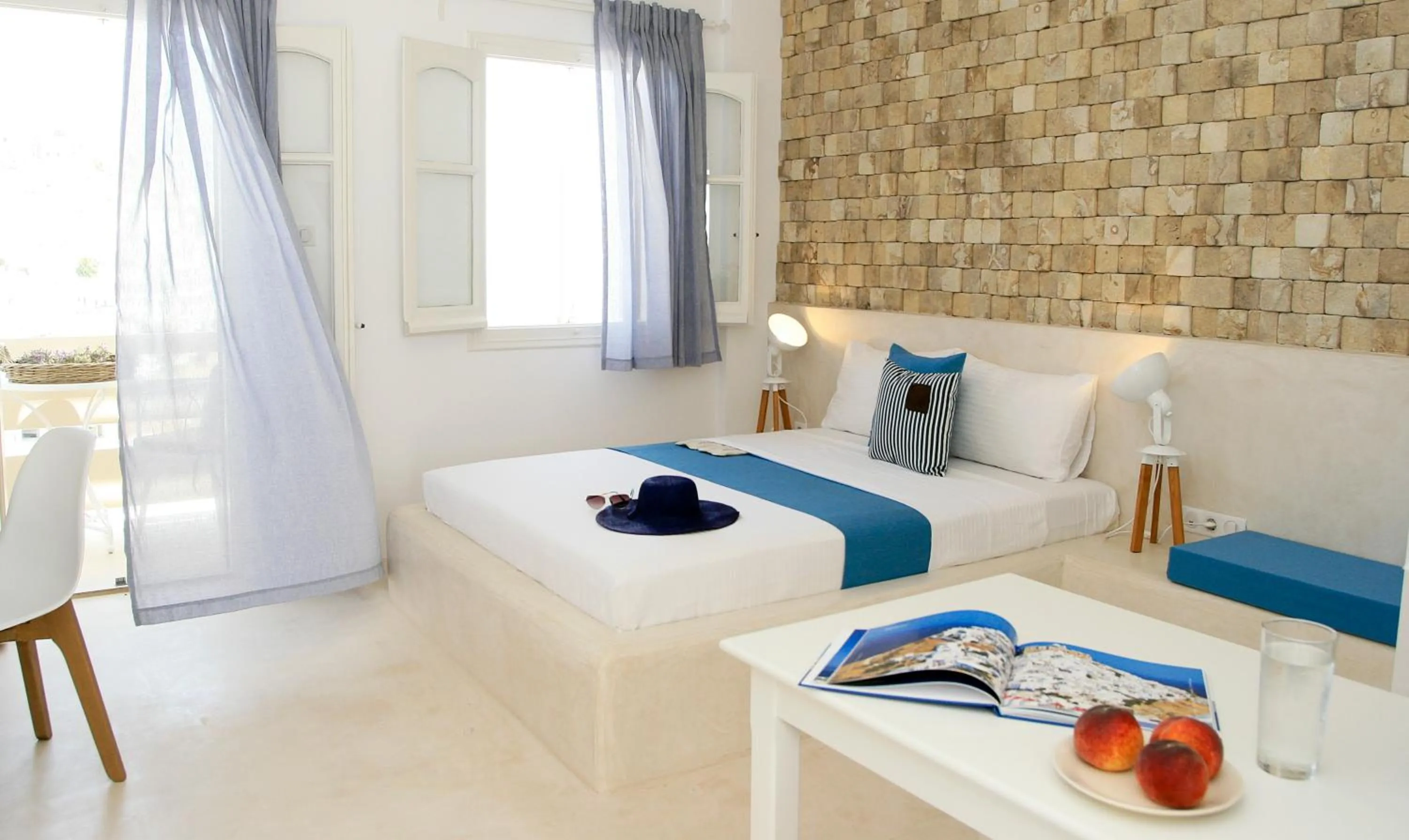 Decorative detail, Bed in Anatoli Luxury Studios & Suites