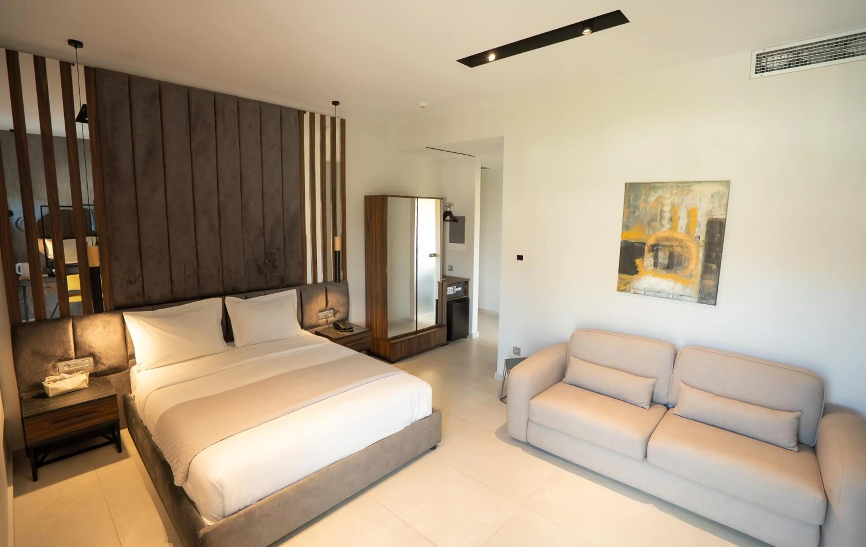 Bedroom, Bed in Mirabilis Boutique Hotel by Panel Hospitality