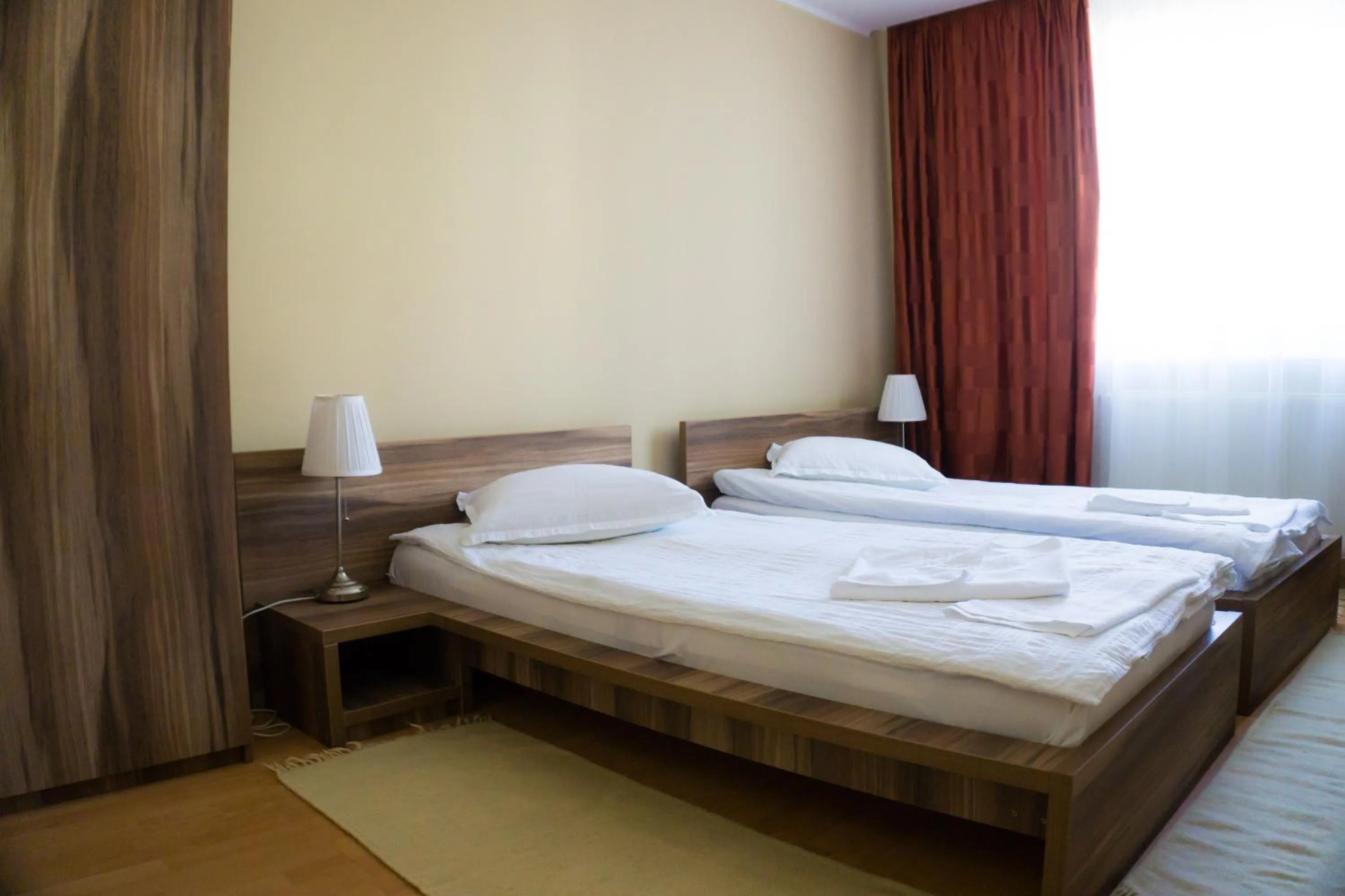 Bedroom, Bed in Hotel Merkur