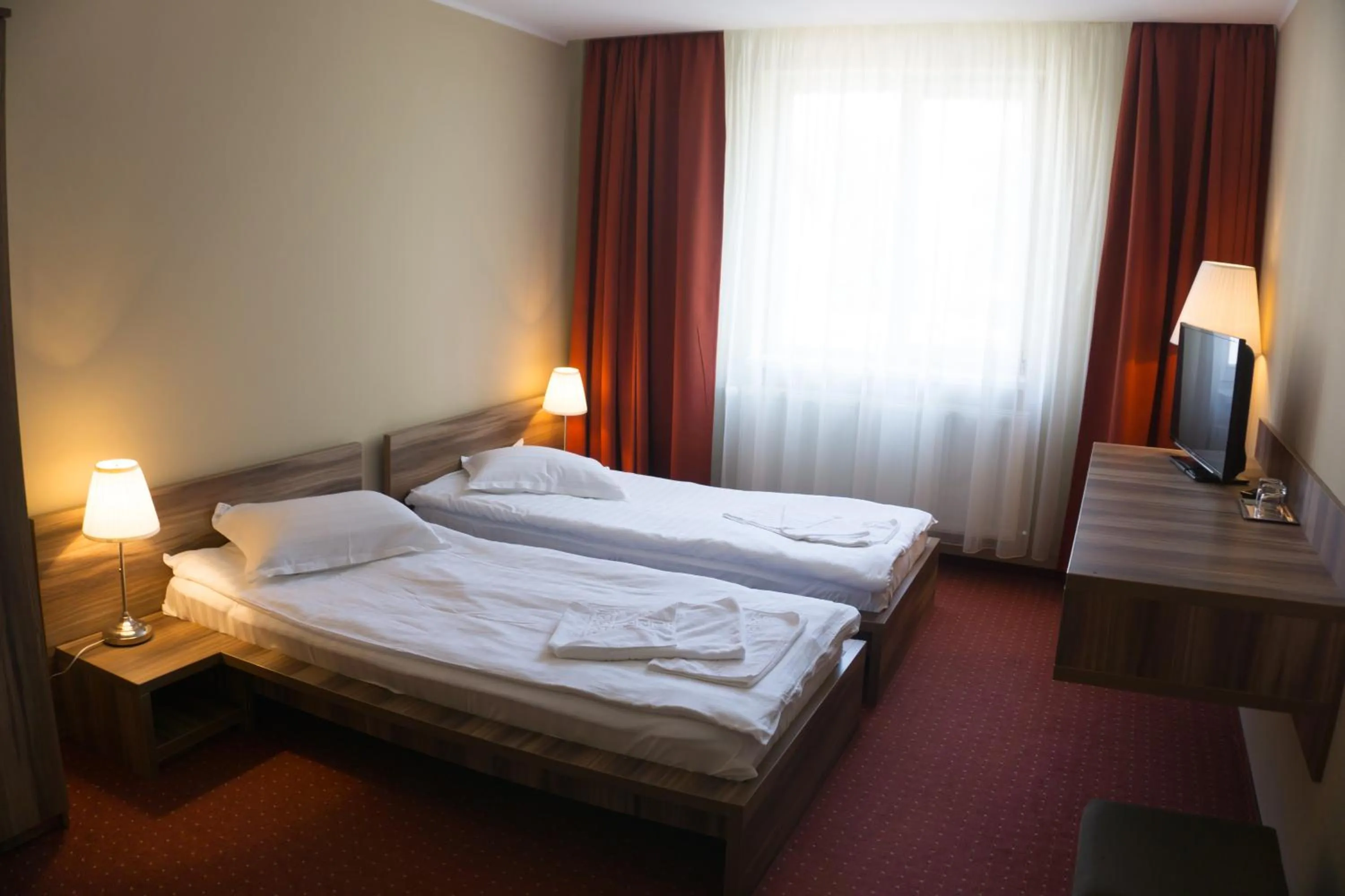 Bedroom, Bed in Hotel Merkur