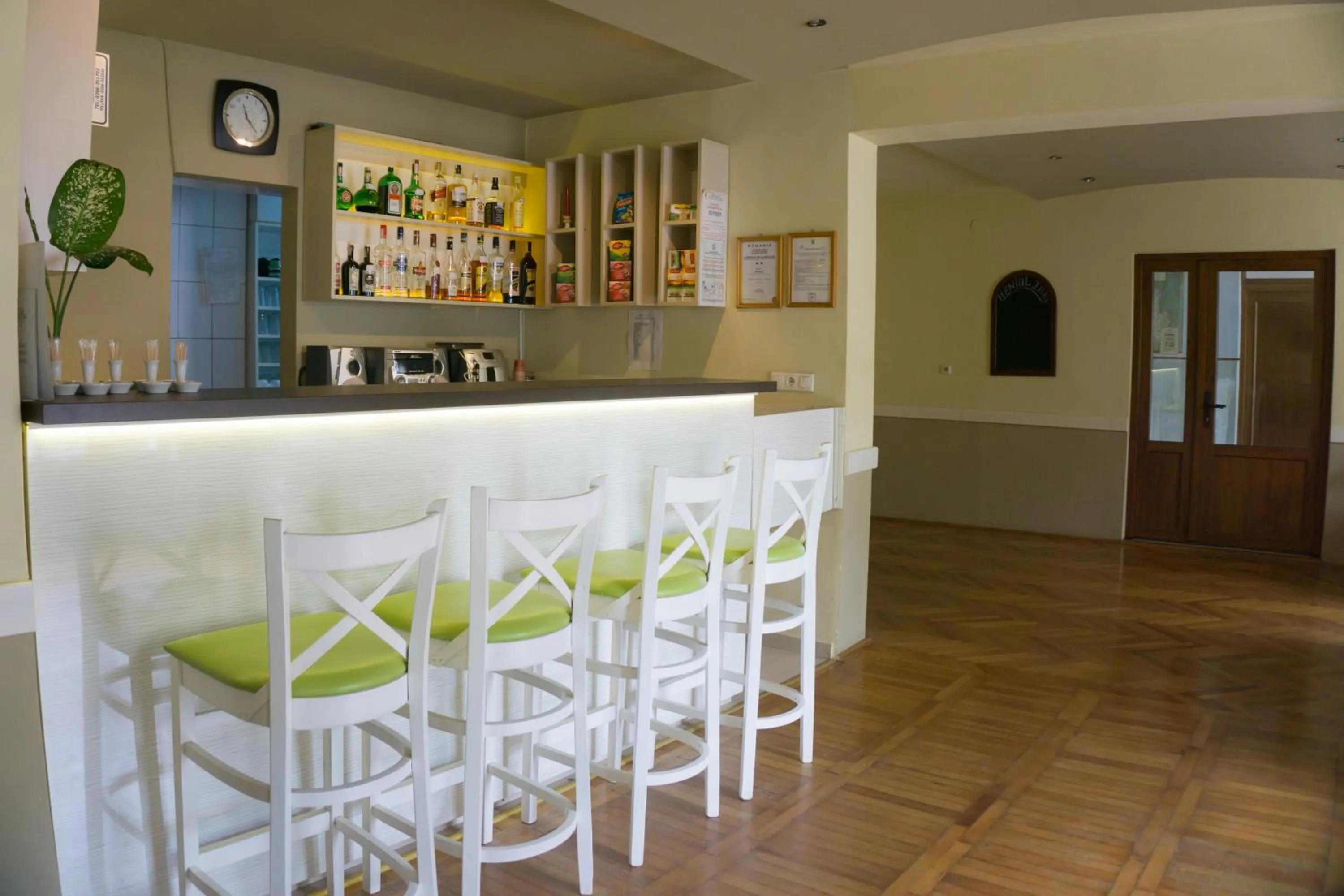 Restaurant/places to eat in Hotel Merkur