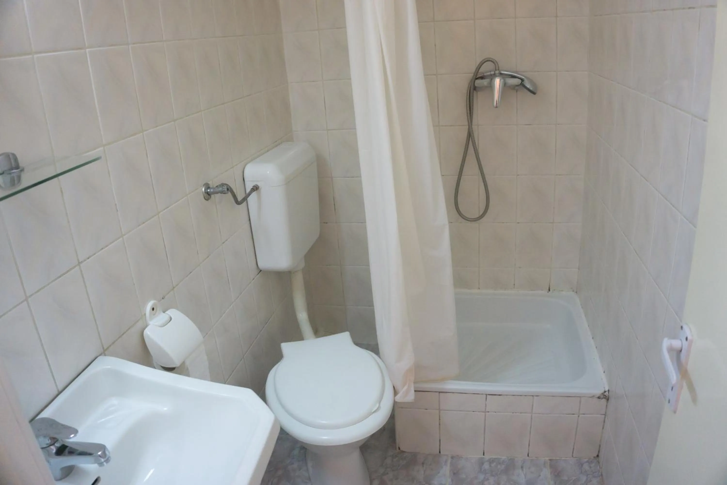 Bathroom in Hotel Merkur