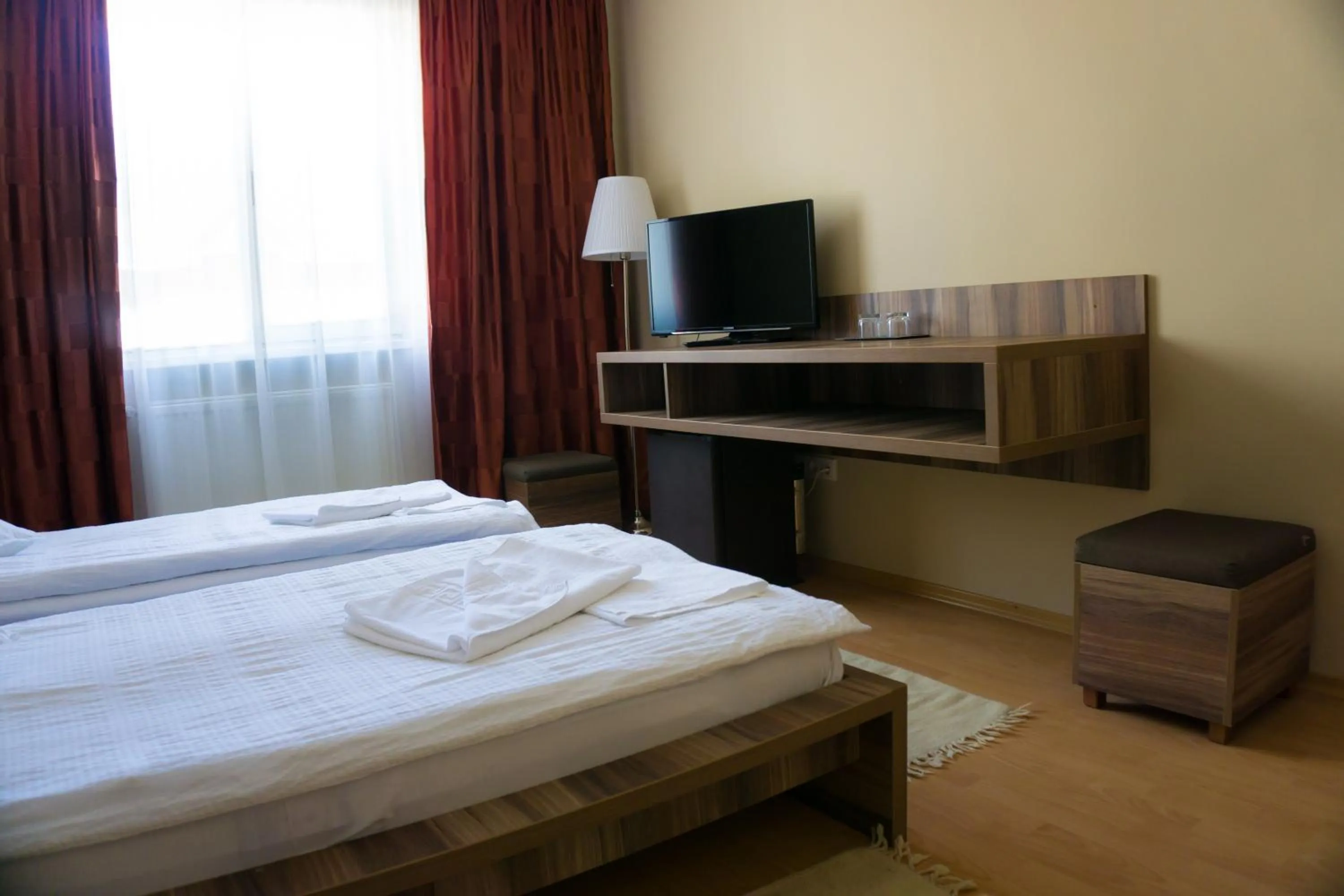 Bedroom, Bed in Hotel Merkur