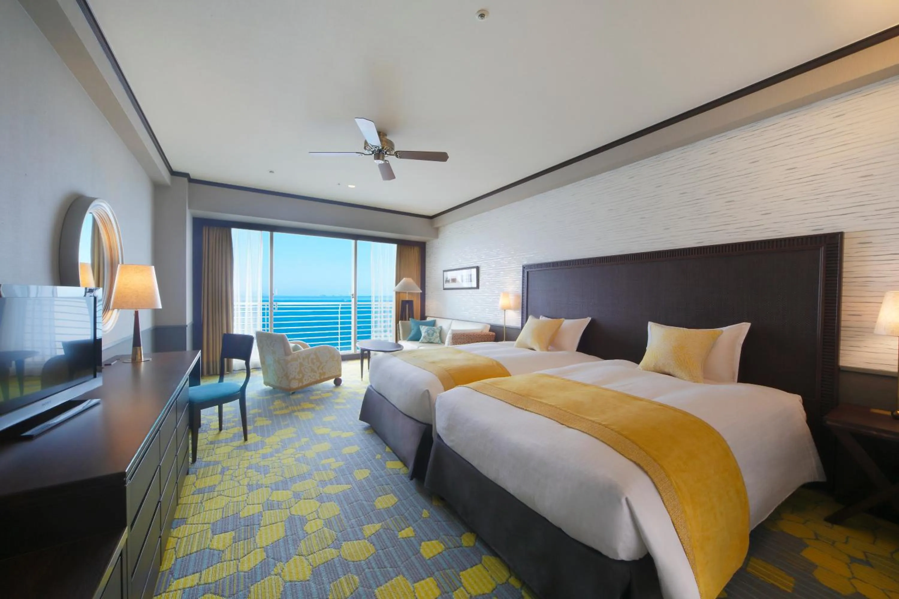 Photo of the whole room, Bed in Biwako Hotel