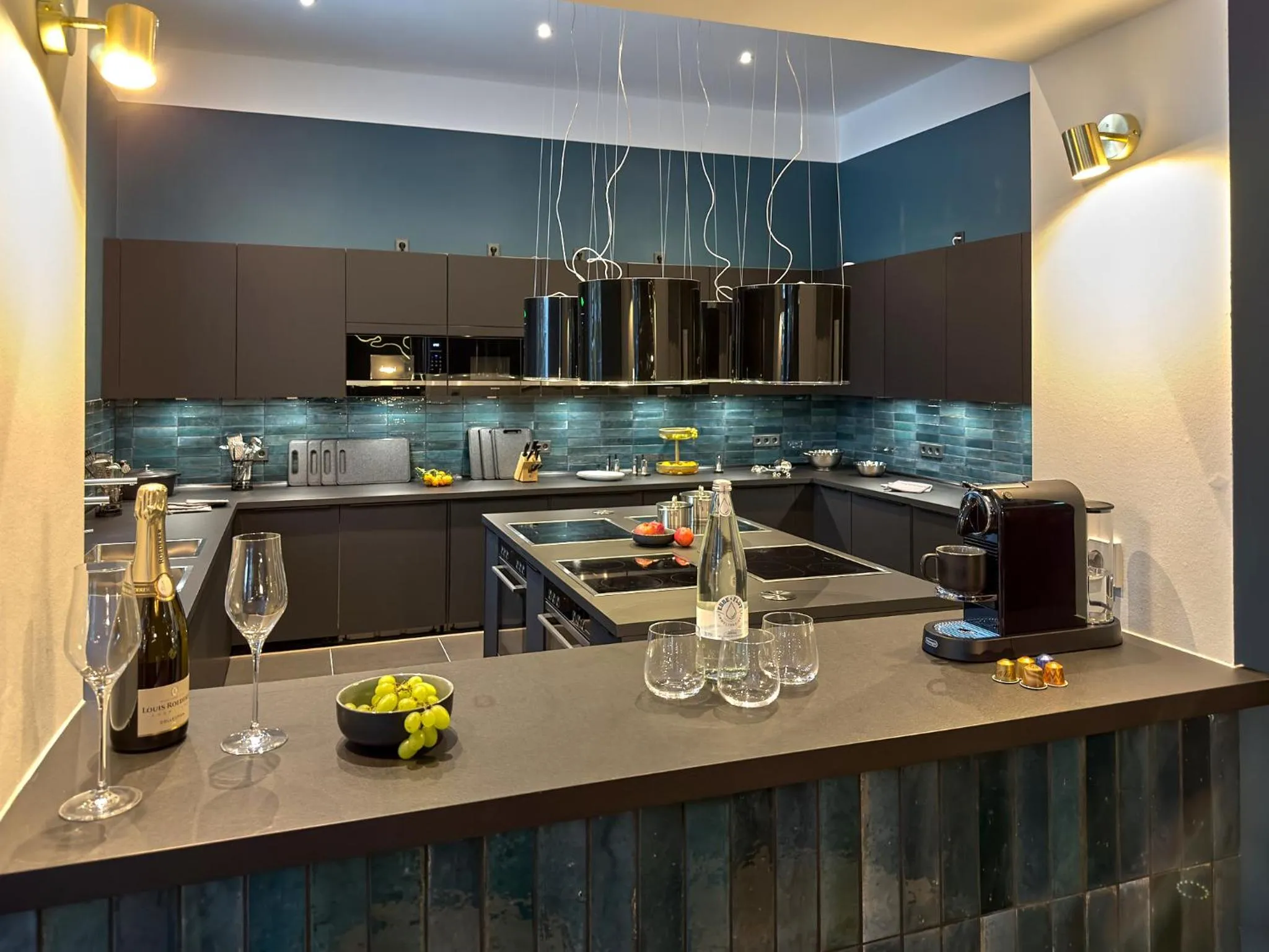 Coffee/tea facilities in Pineblue Villas