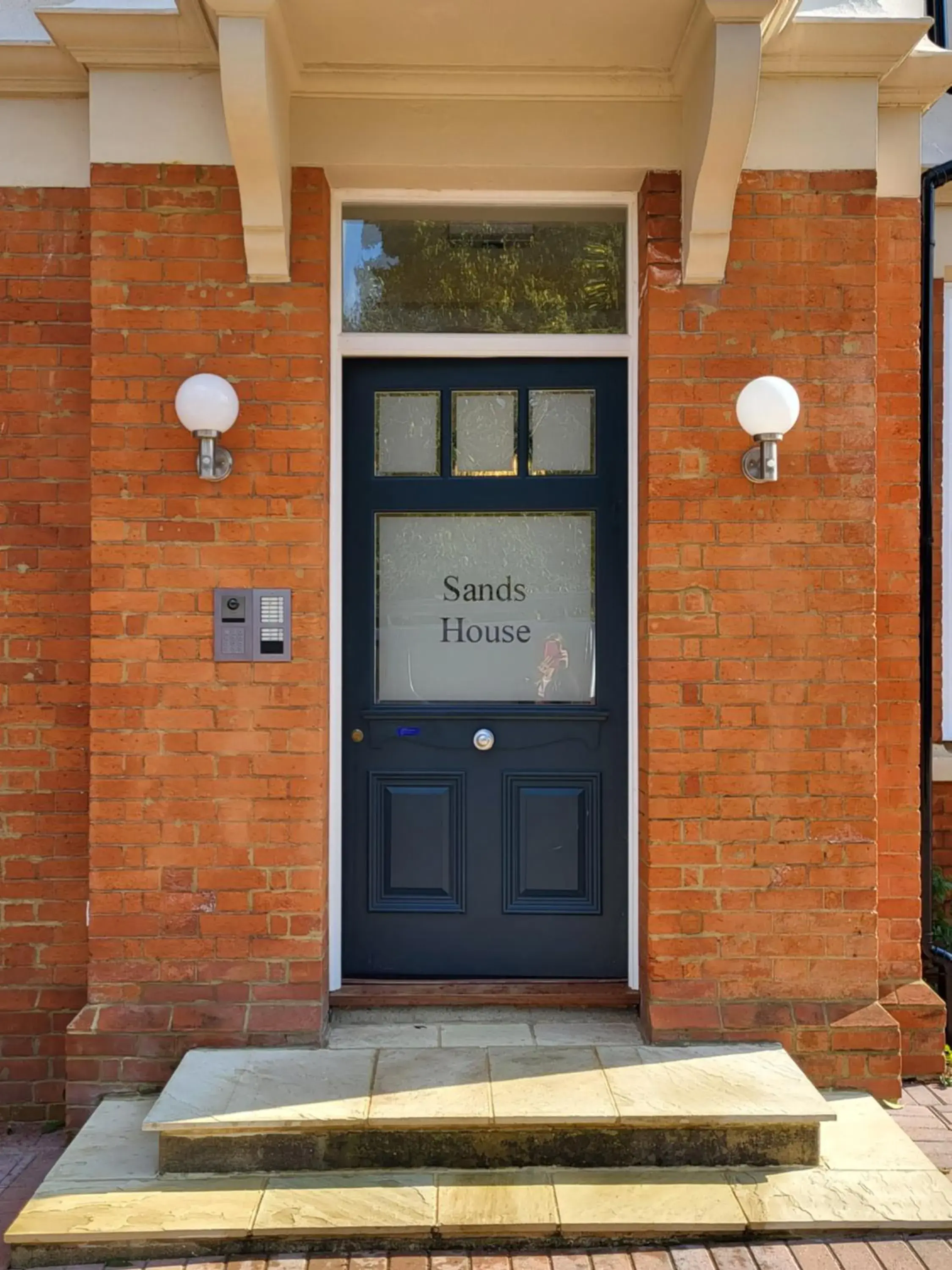 Sands House - luxury modern studios with secure parking in Epsom, Surrey Sands House - luxury modern studios with secure parking in Epsom, Surrey