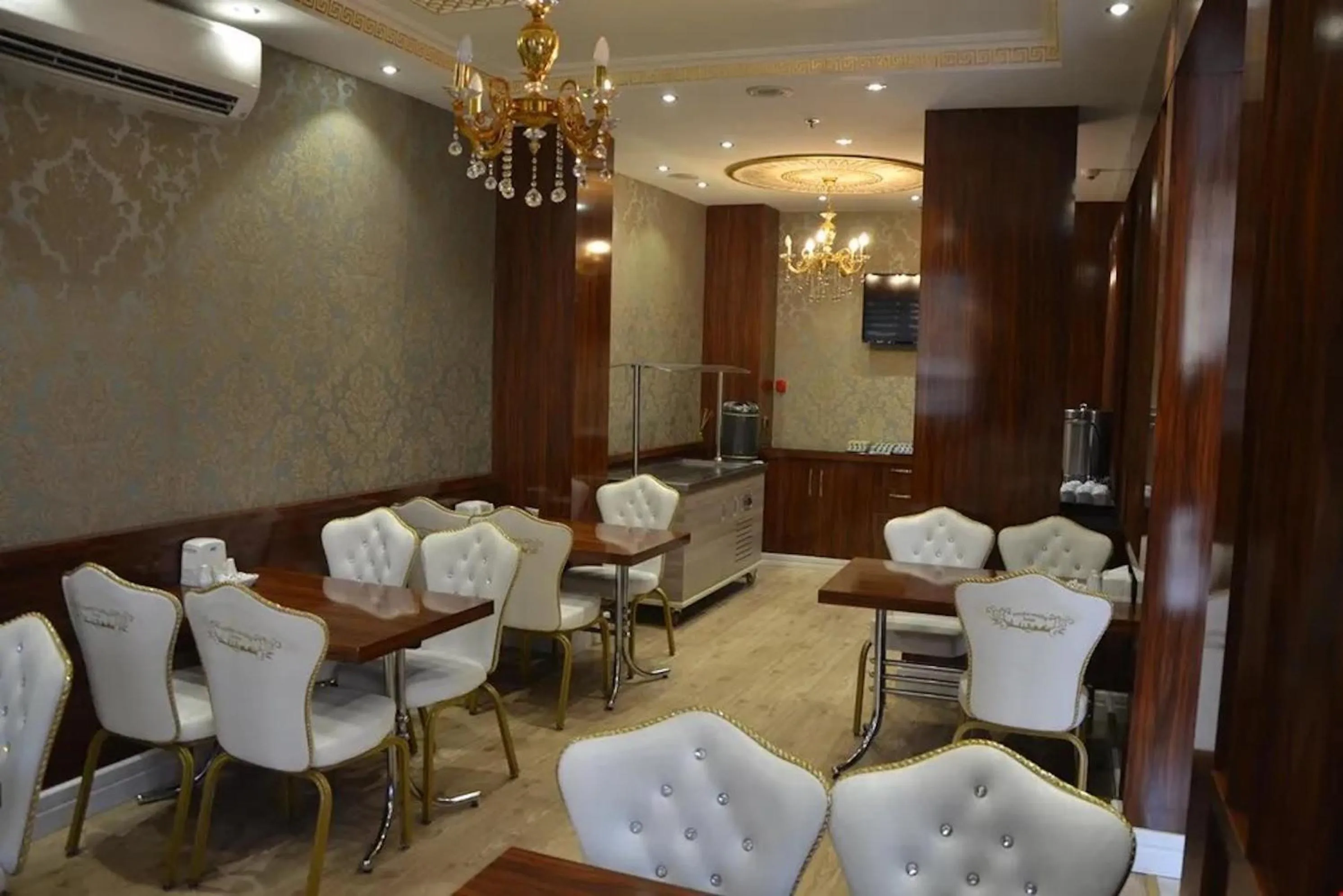 Restaurant/places to eat in Sahra Airport Hotel