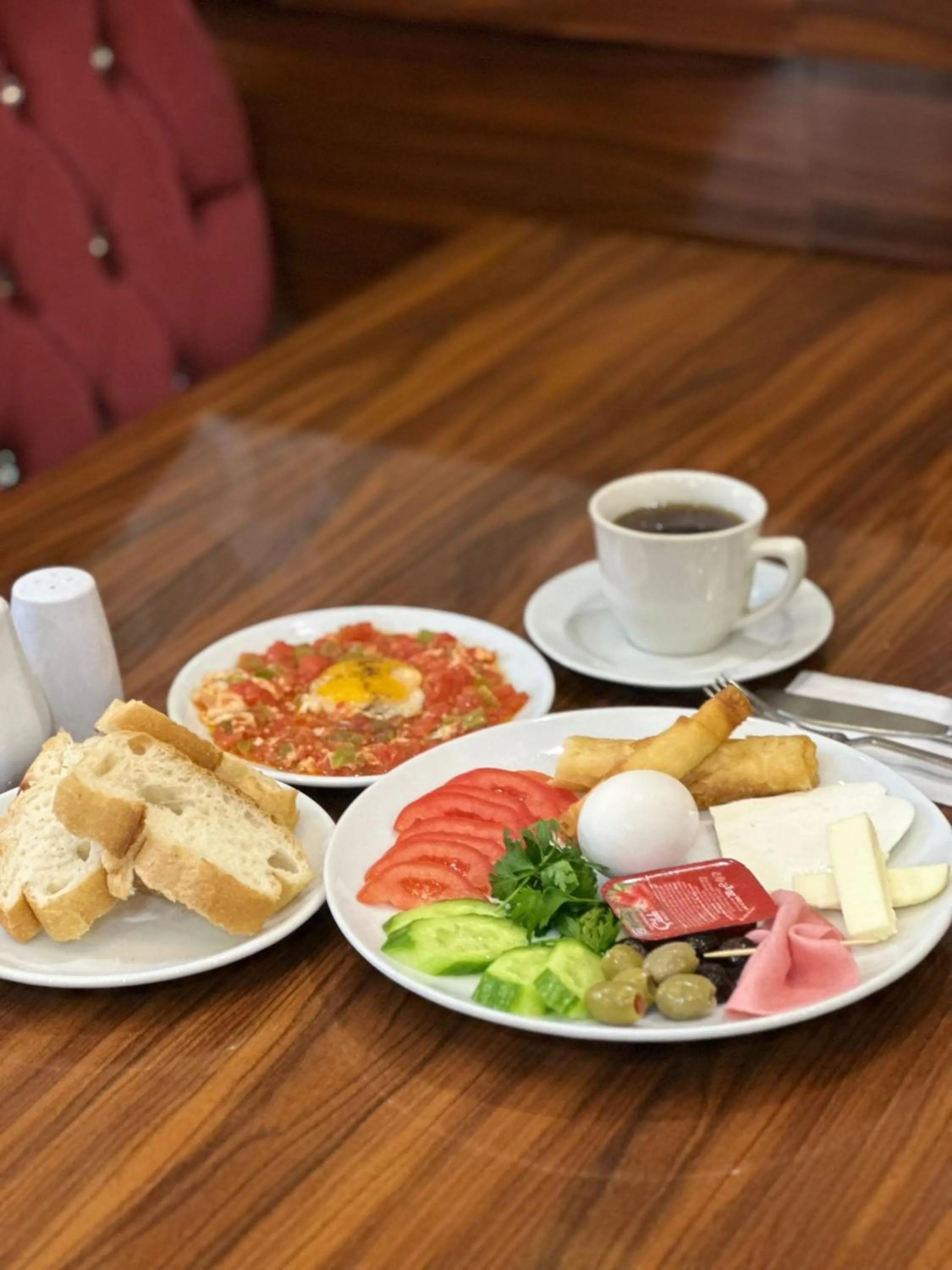 Food and drinks in Sahra Airport Hotel