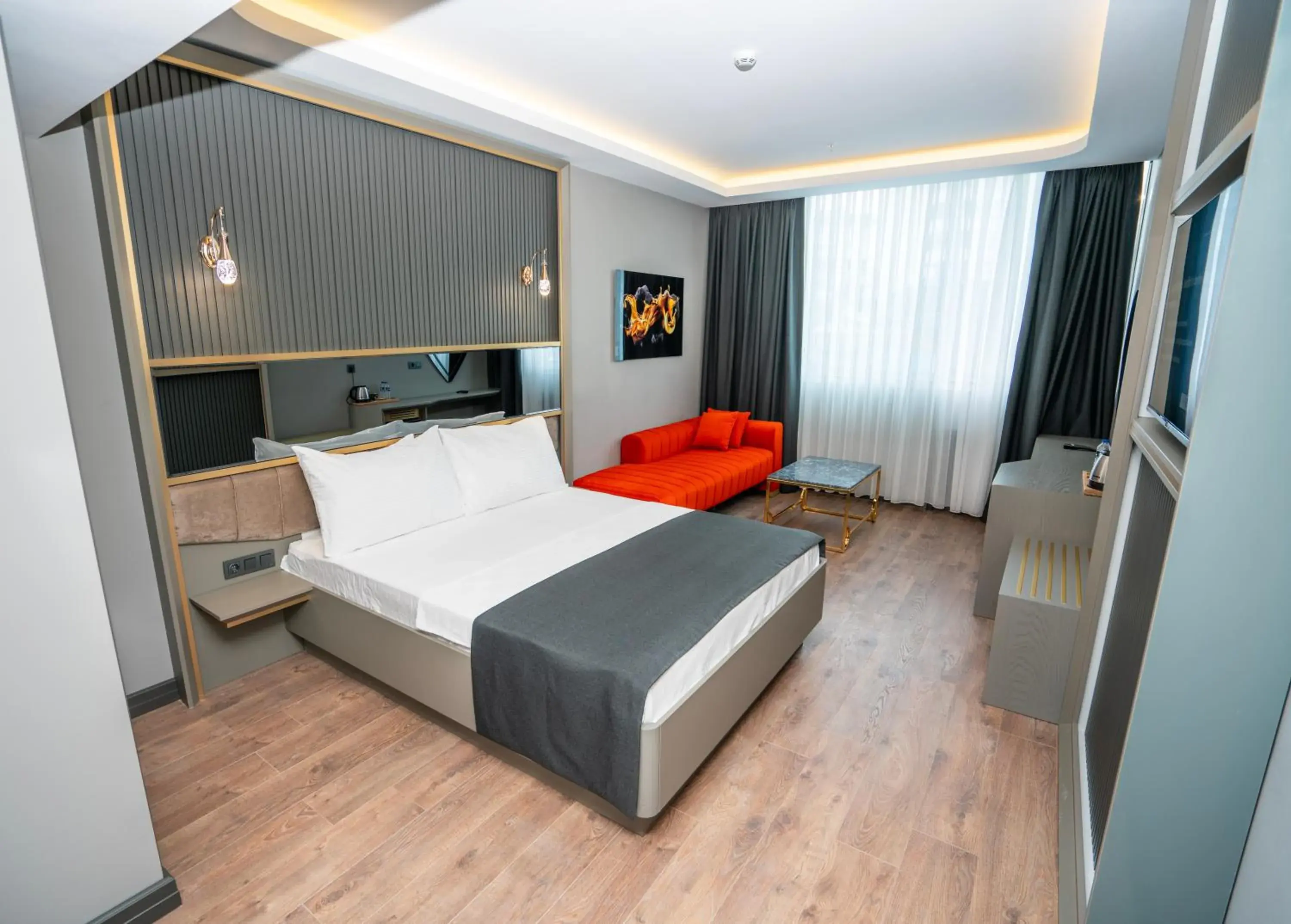 Photo of the whole room, Bed in 216 Ruby Suite Photo of the whole room, Bed in 216 Ruby Suite