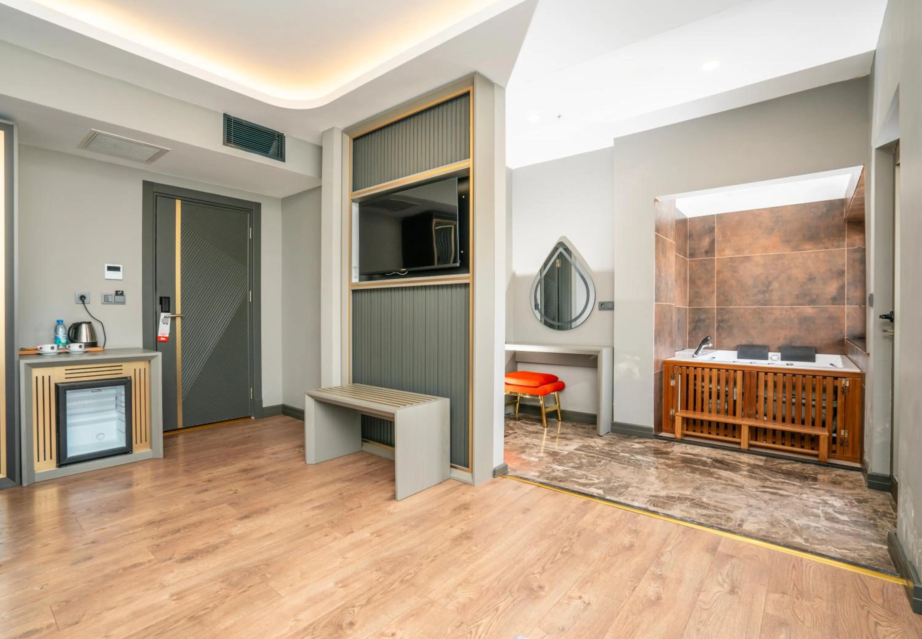 TV and multimedia in 216 Ruby Suite