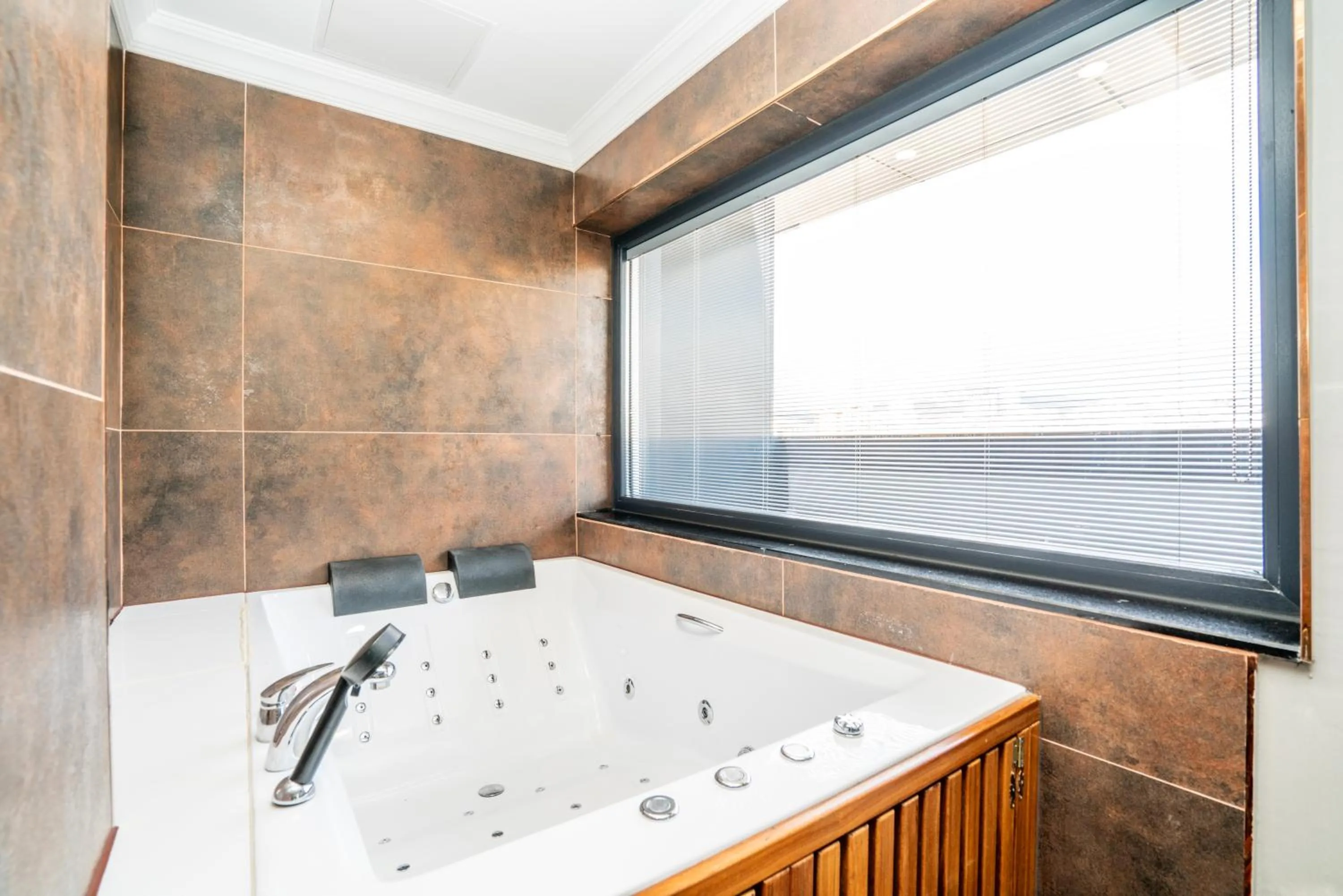 Bathroom in 216 Ruby Suite