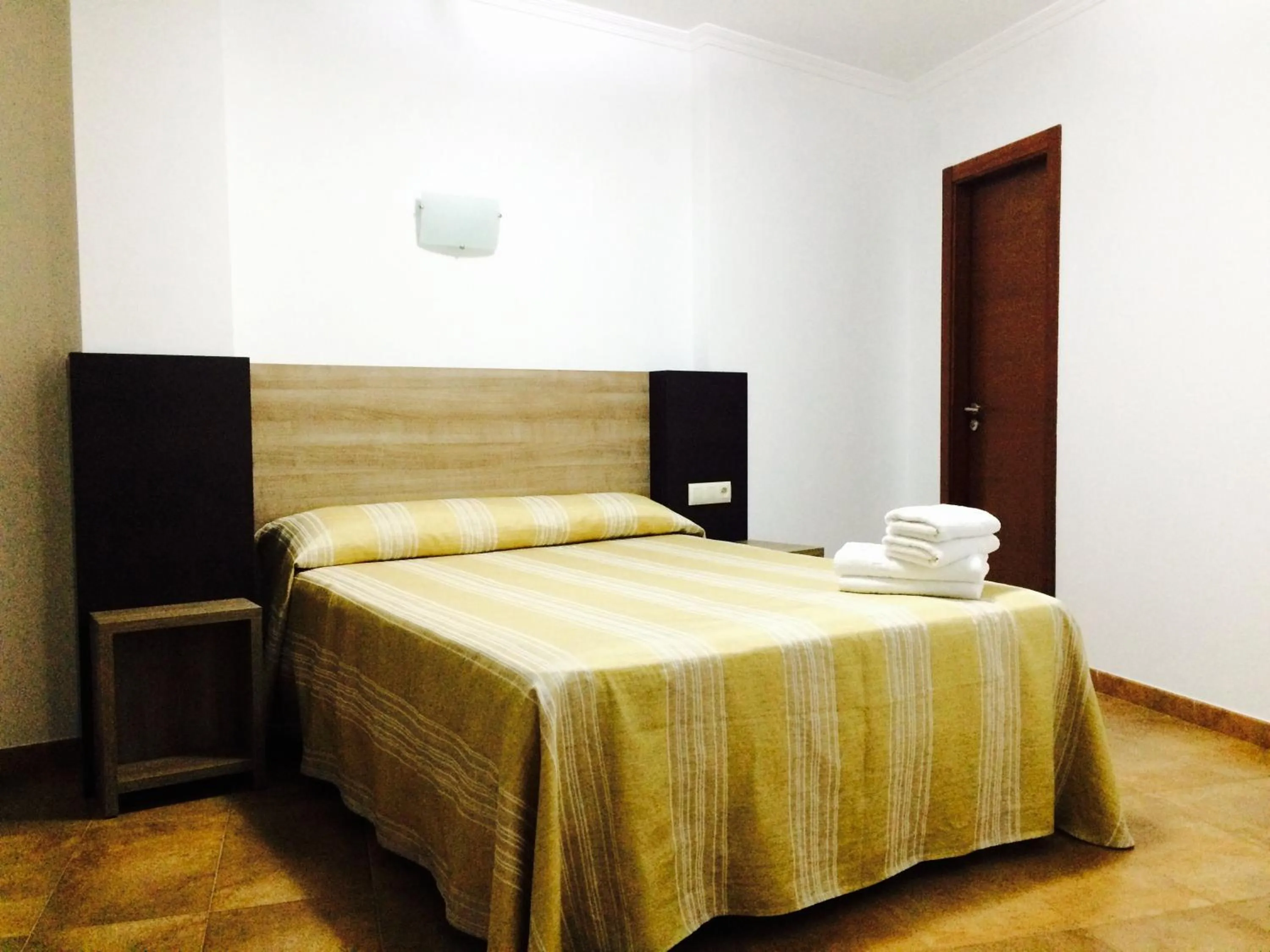 Photo of the whole room, Bed in Hostal Eden