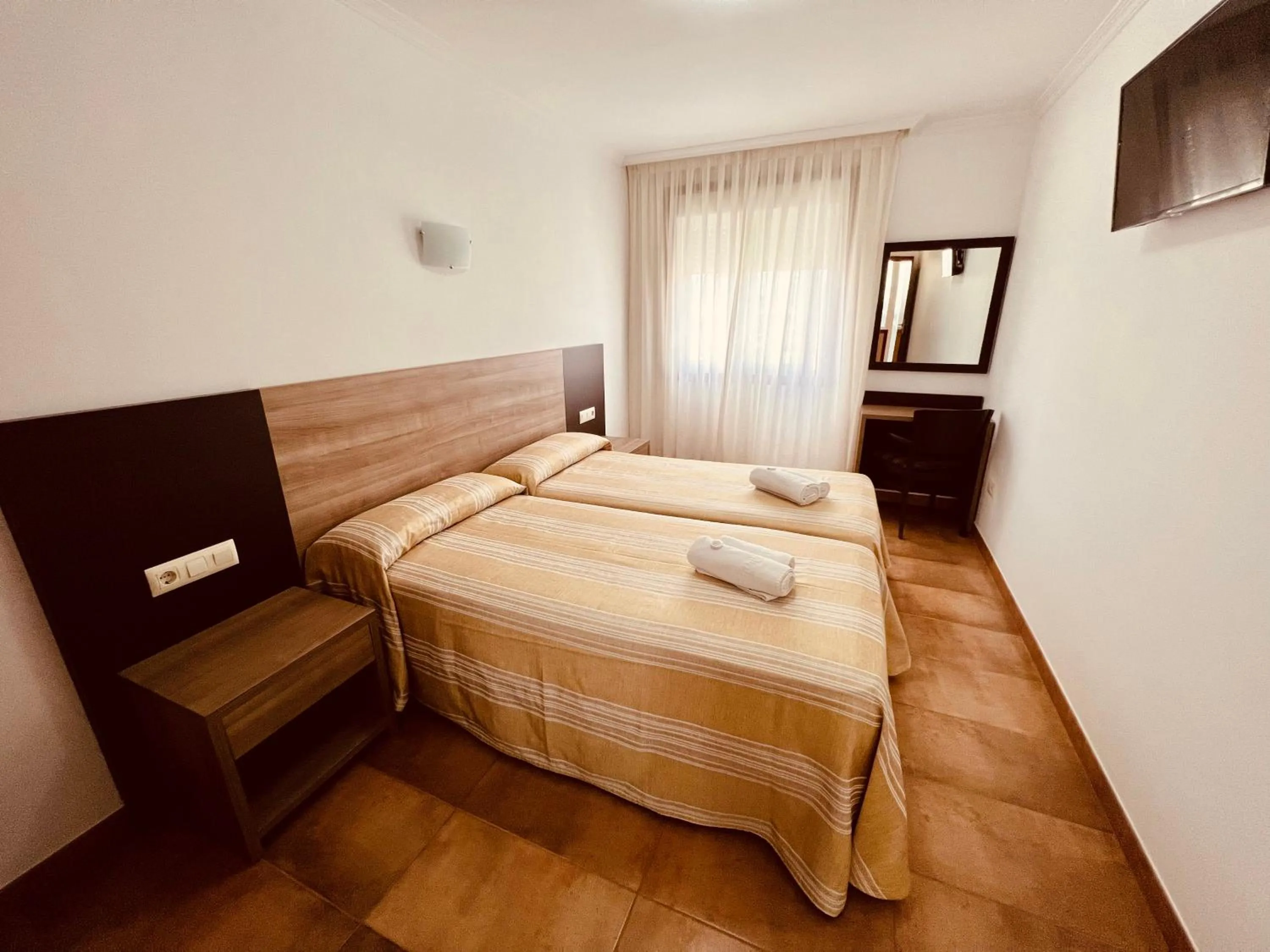 Photo of the whole room, Bed in Hostal Eden