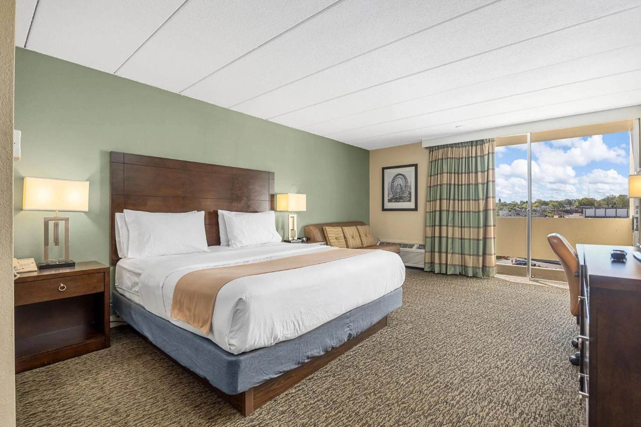 Photo of the whole room, Bed in Forest Park Hotel