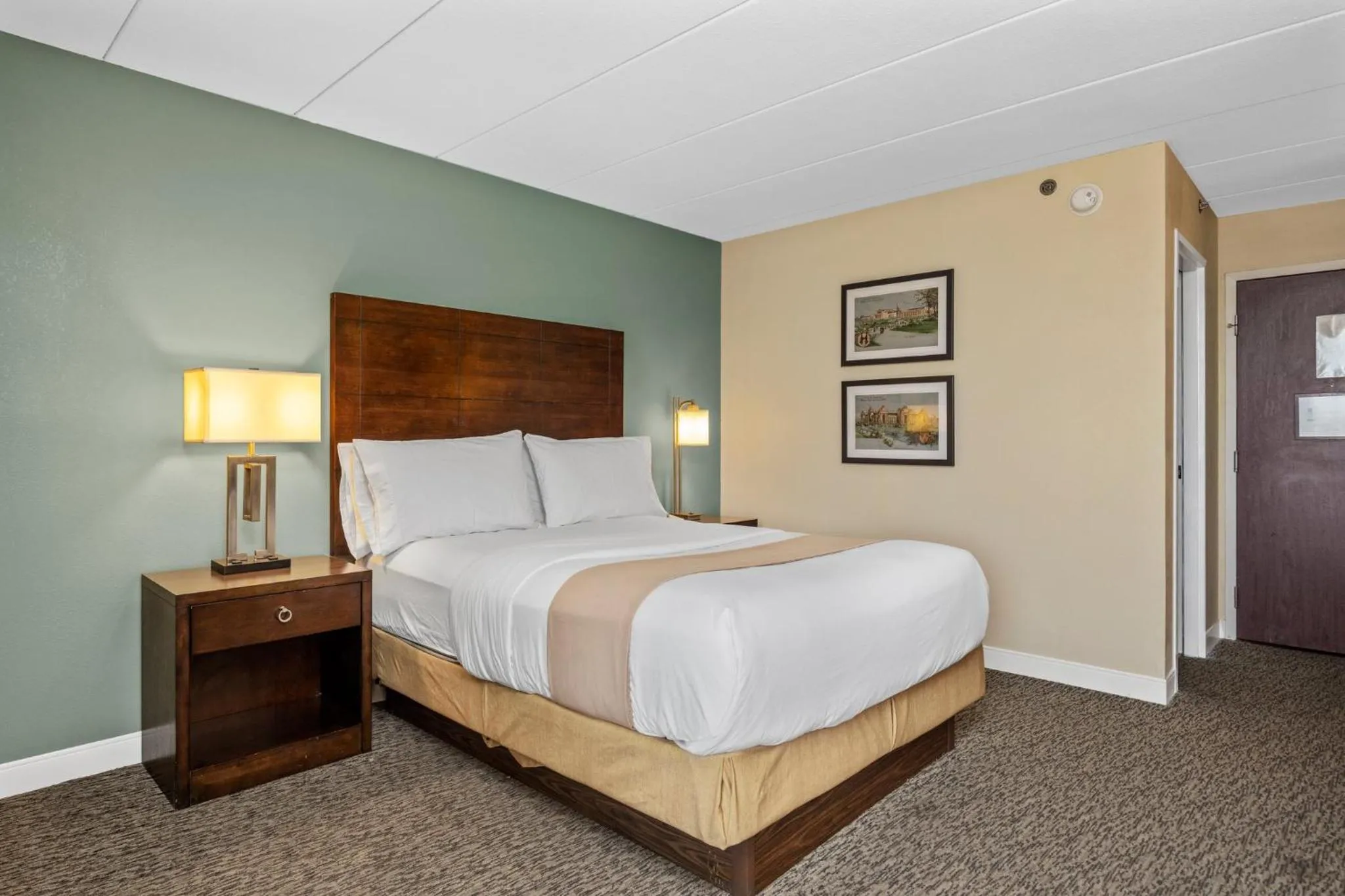 Photo of the whole room, Bed in Forest Park Hotel