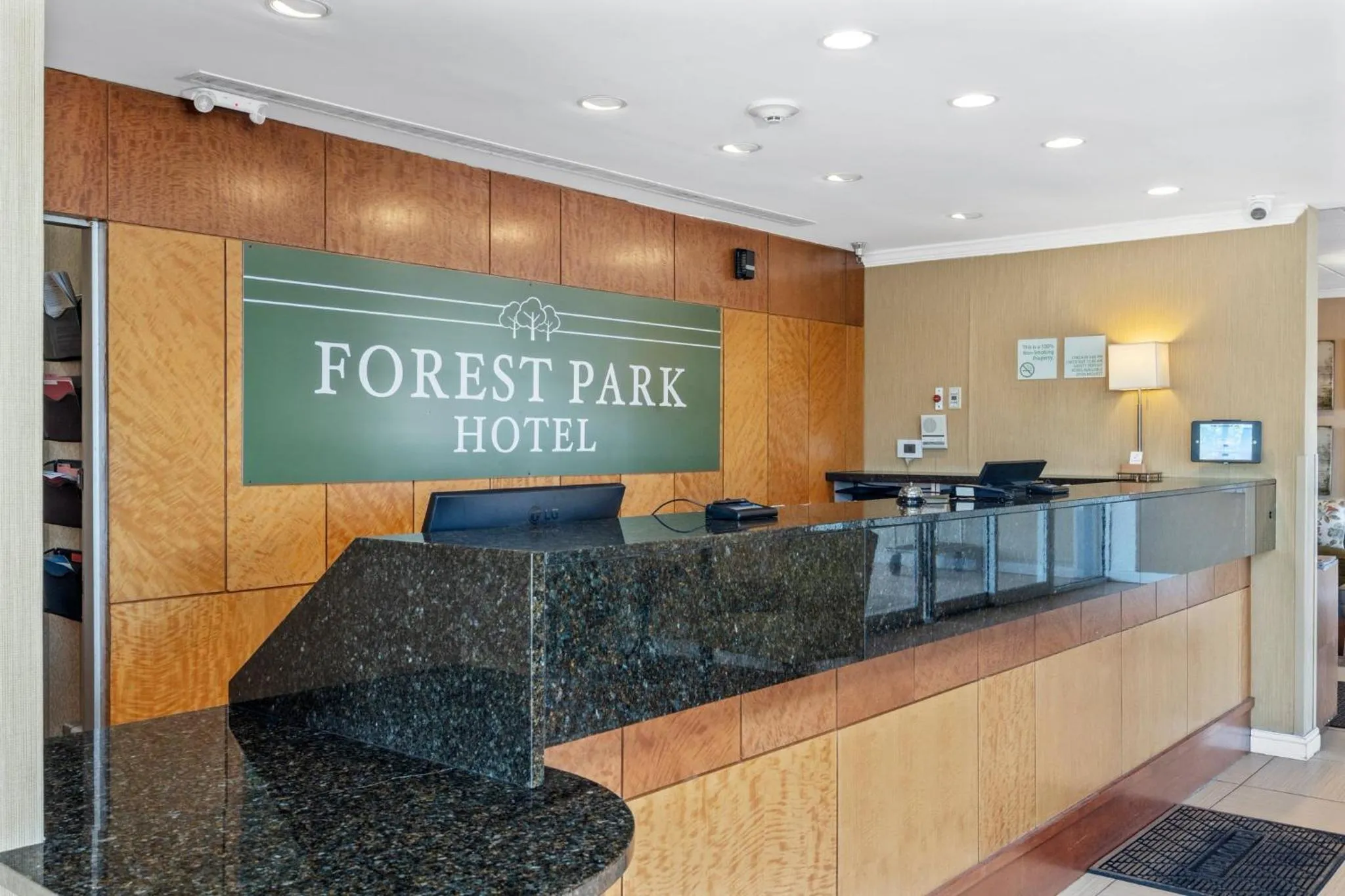 Lobby or reception in Forest Park Hotel