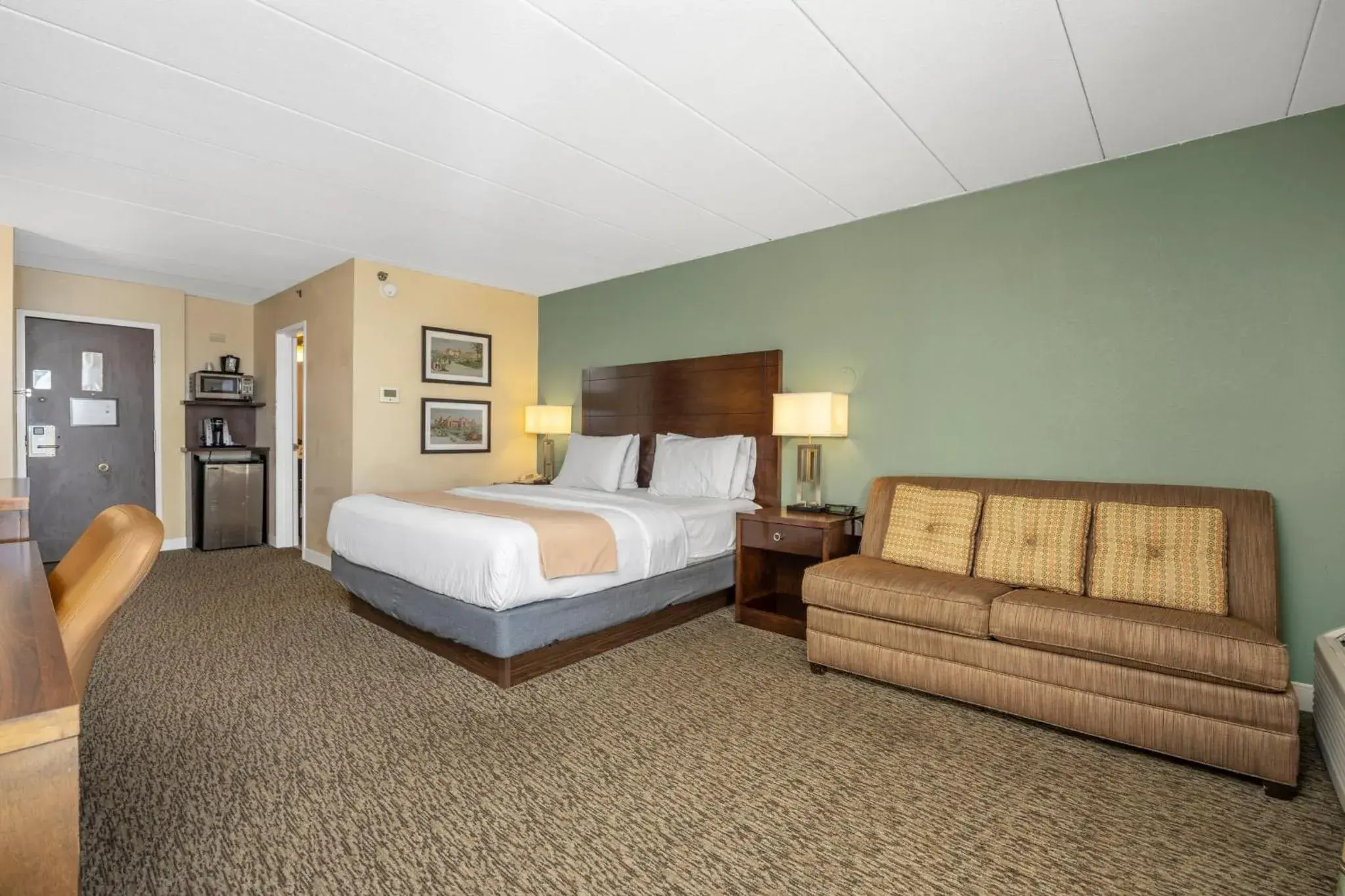 Photo of the whole room, Bed in Forest Park Hotel Photo of the whole room, Bed in Forest Park Hotel