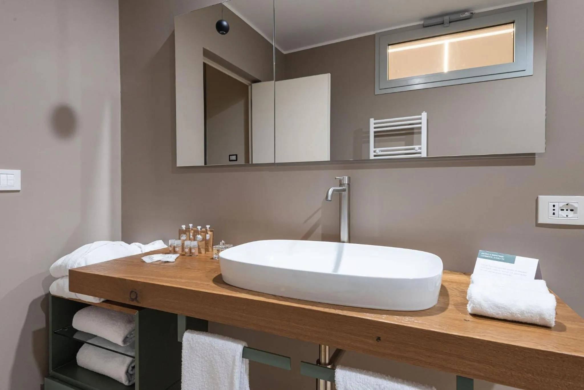 Bathroom in Torre Assunta Hotel