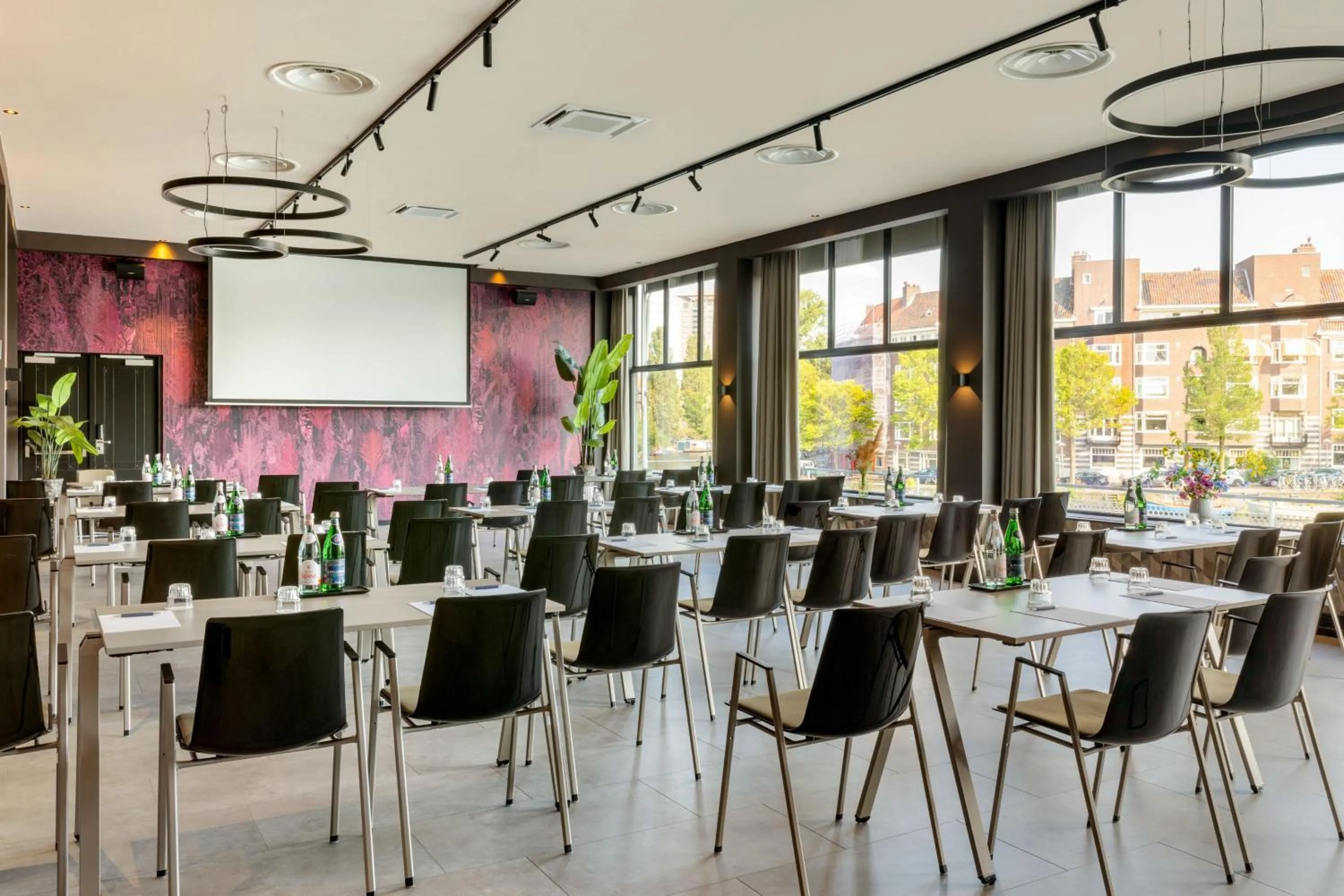 Meeting/conference room in Apollo Hotel Amsterdam, a Tribute Portfolio Hotel