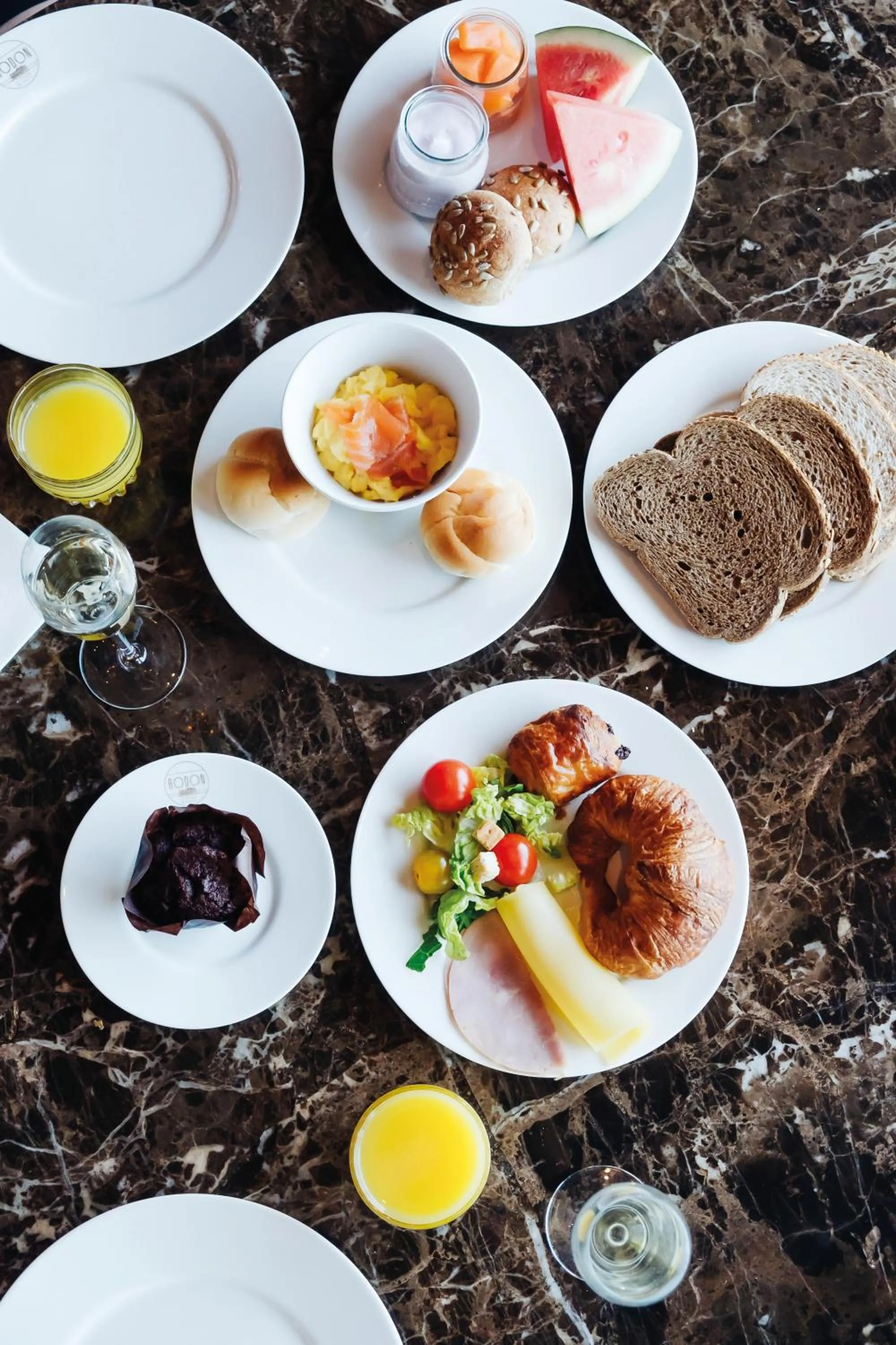 Breakfast in Apollo Hotel Amsterdam, a Tribute Portfolio Hotel