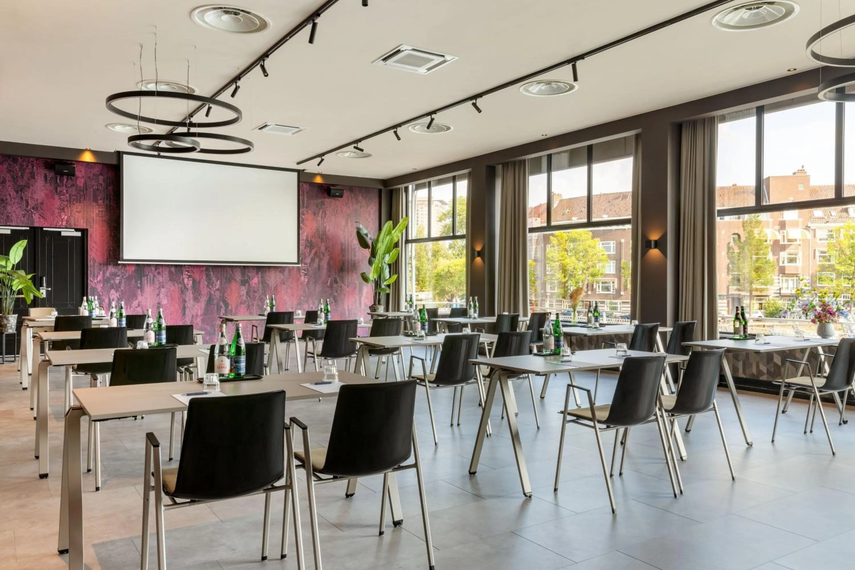 Meeting/conference room in Apollo Hotel Amsterdam, a Tribute Portfolio Hotel