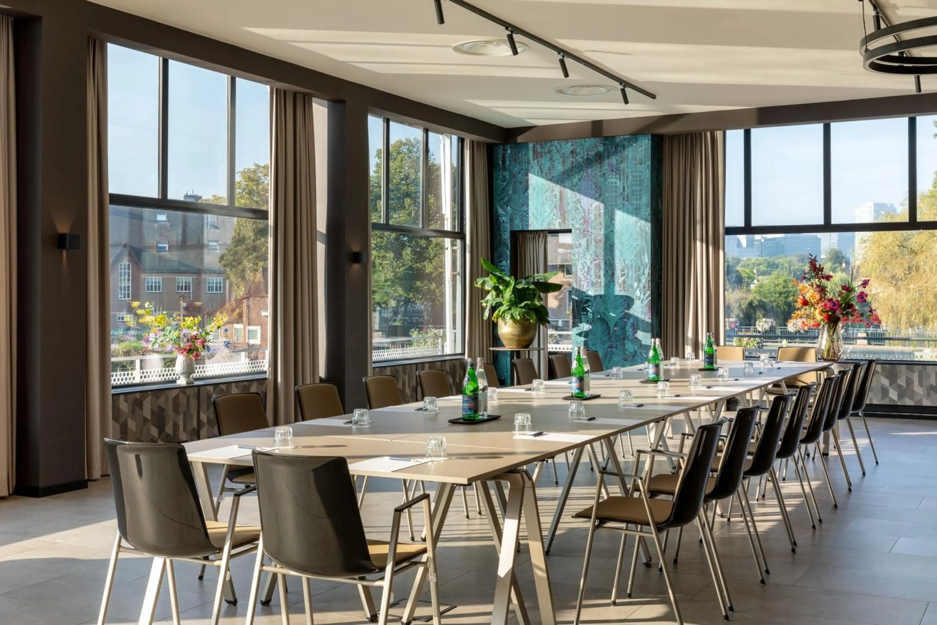 Meeting/conference room in Apollo Hotel Amsterdam, a Tribute Portfolio Hotel