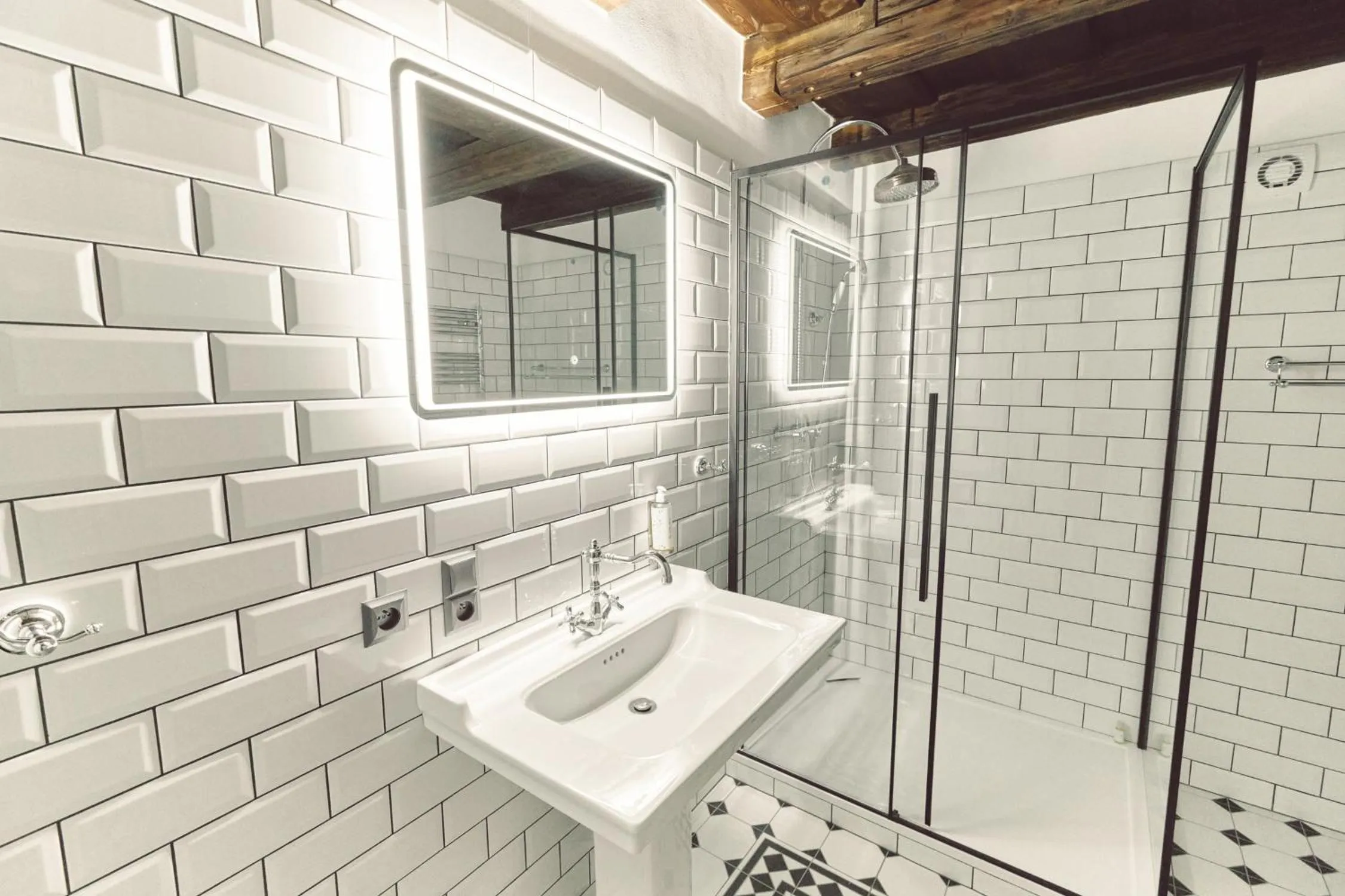 Shower in Domus Balthasar Boutique Hotel